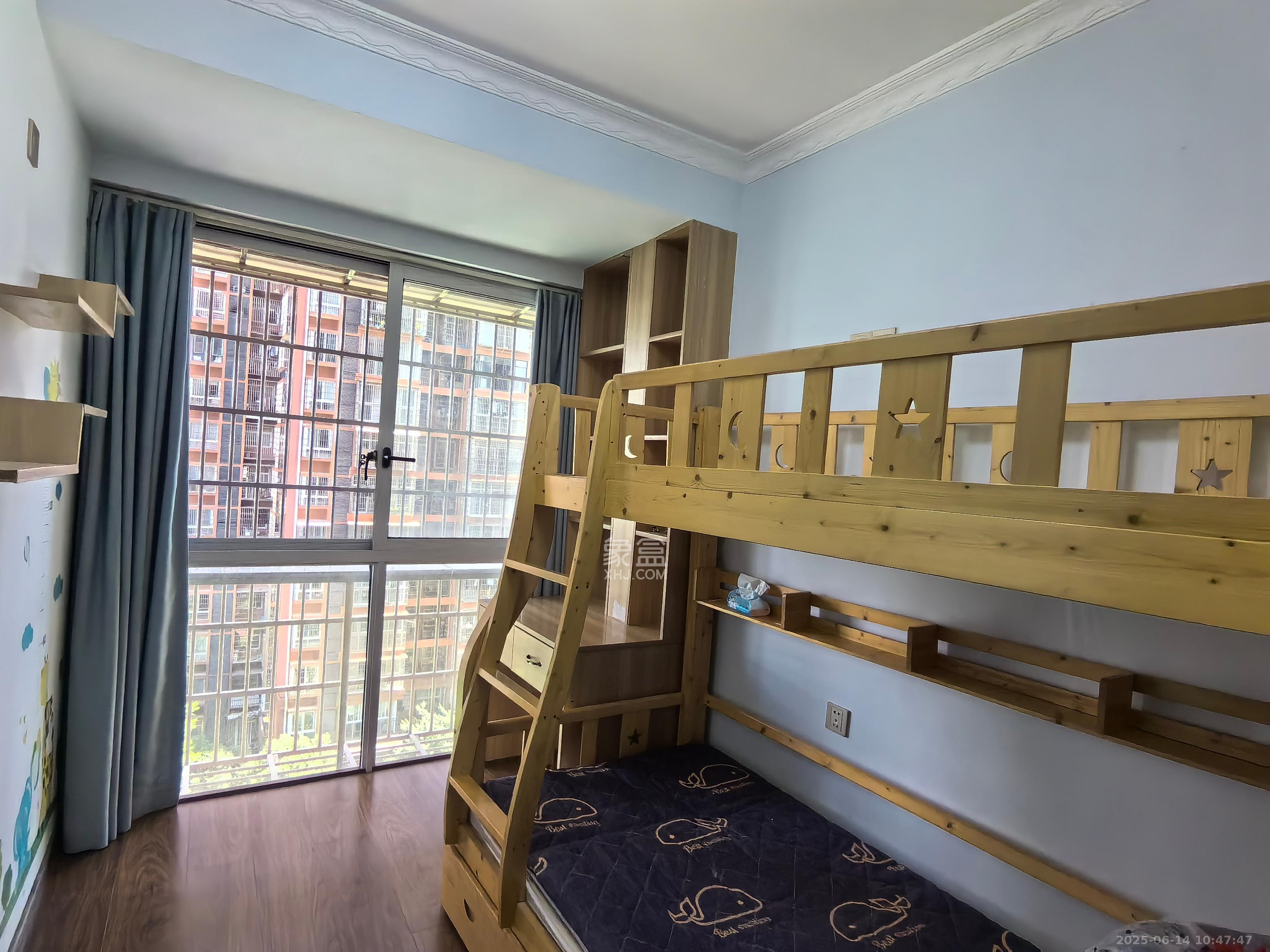 凯富南方鑫城  4室2厅2卫    2800.0元/月 凯富南方鑫城  4室2厅2卫    2800.0元/月室内图