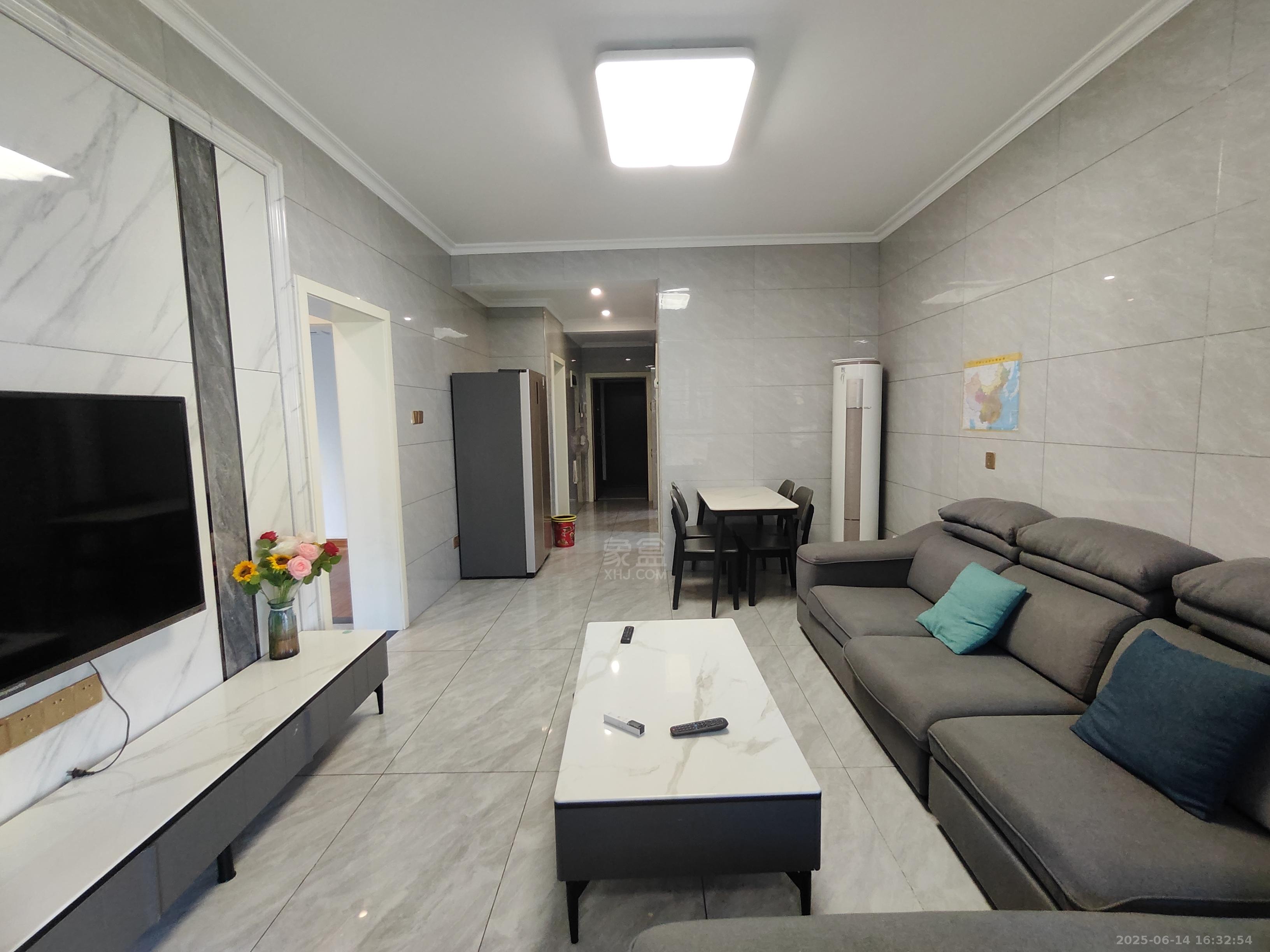 金轮翡翠名园 3室2厅2卫 1600.0元/月 金轮翡翠名园 3室2厅2卫 1600.0元/月室内图