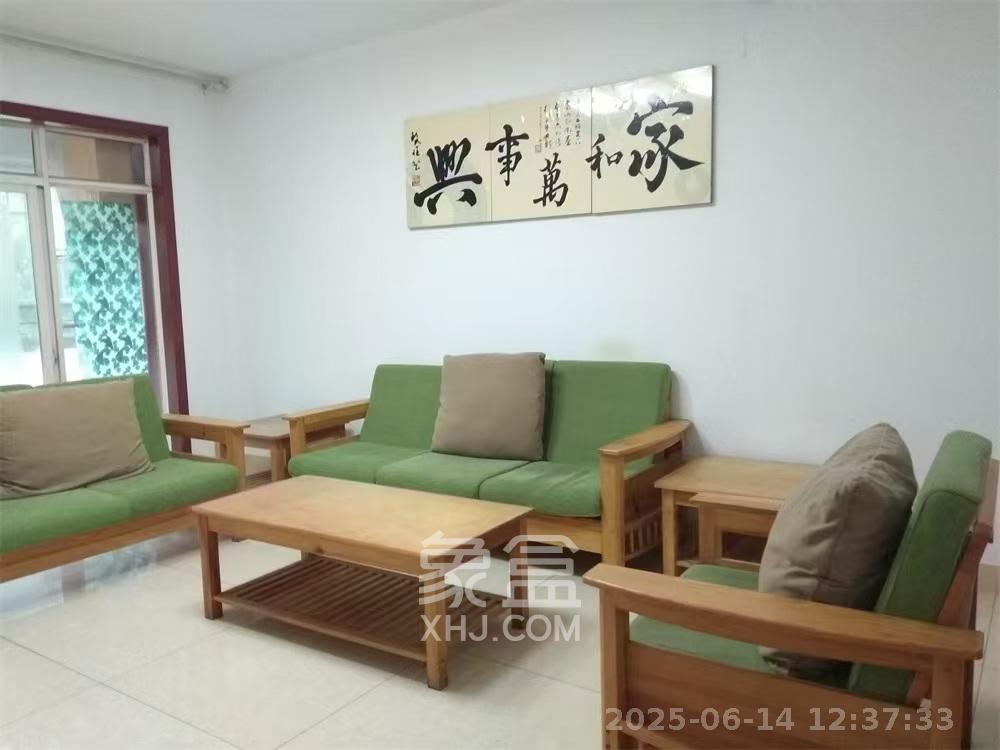 红树湾  3室2厅2卫   1800.00元/月