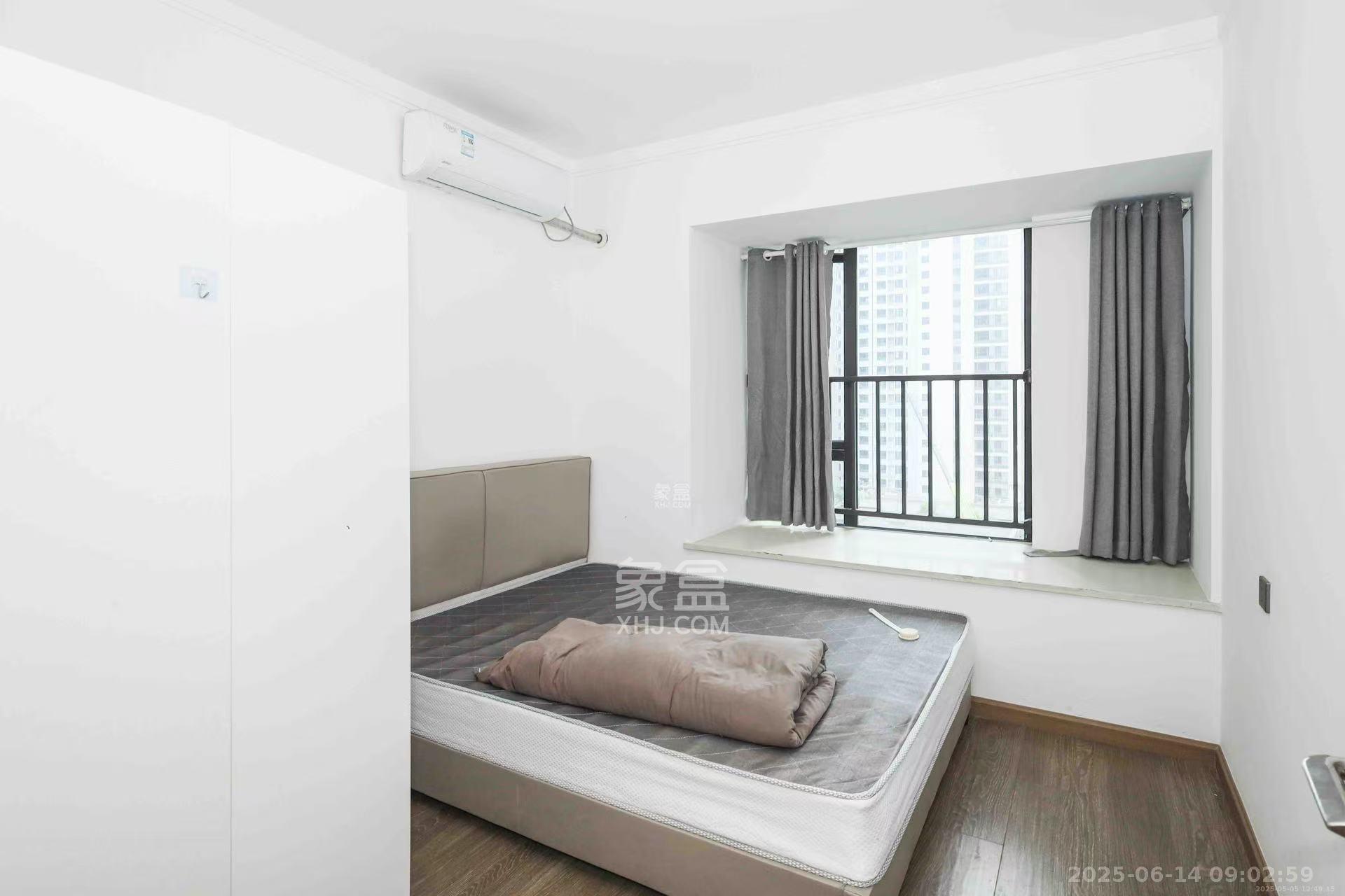 招商华发依云曦城  4室2厅2卫    3000.0元/月室内图