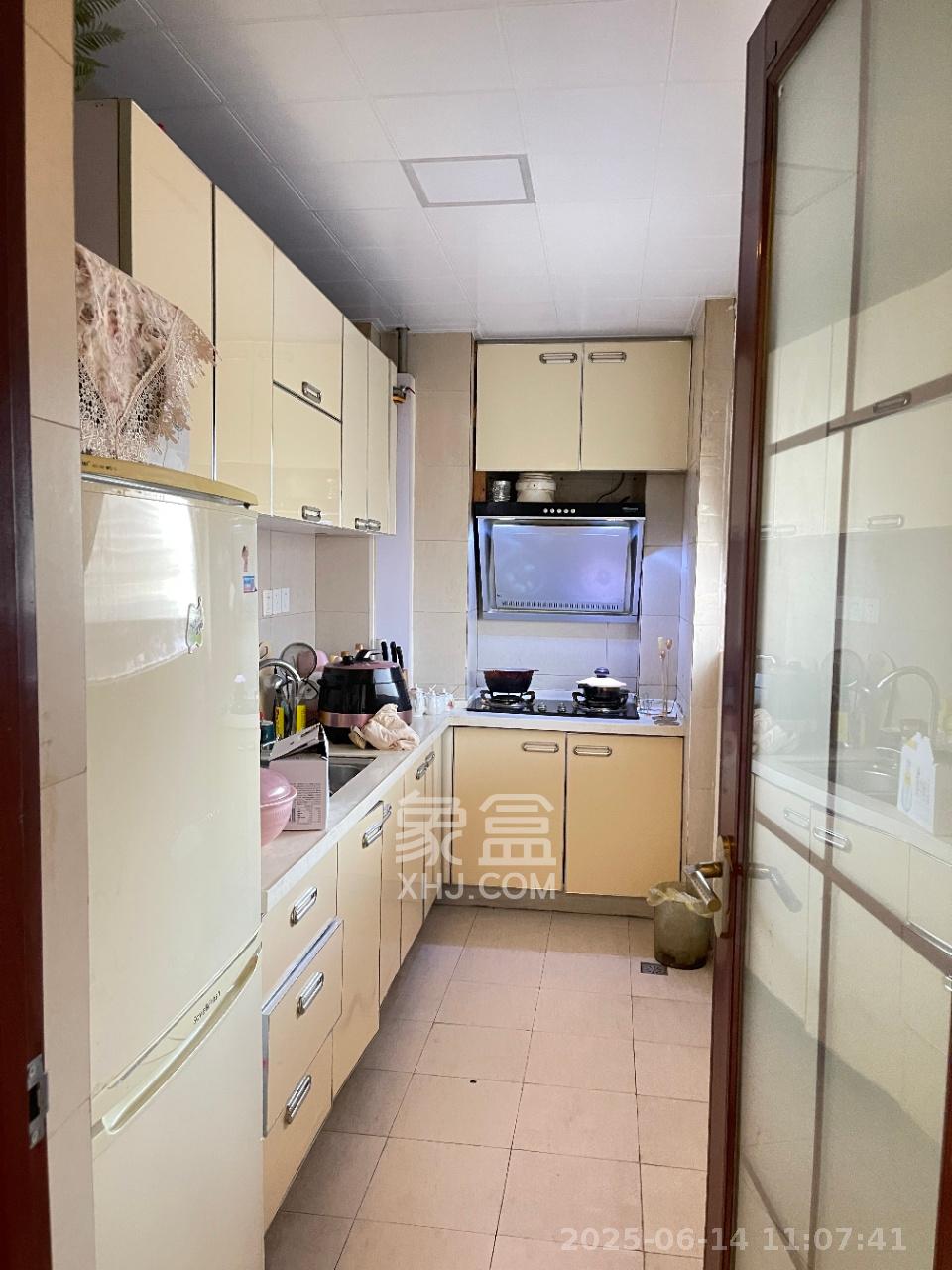 新青年公寓  3室1厅1卫   2800.00元/月室内图