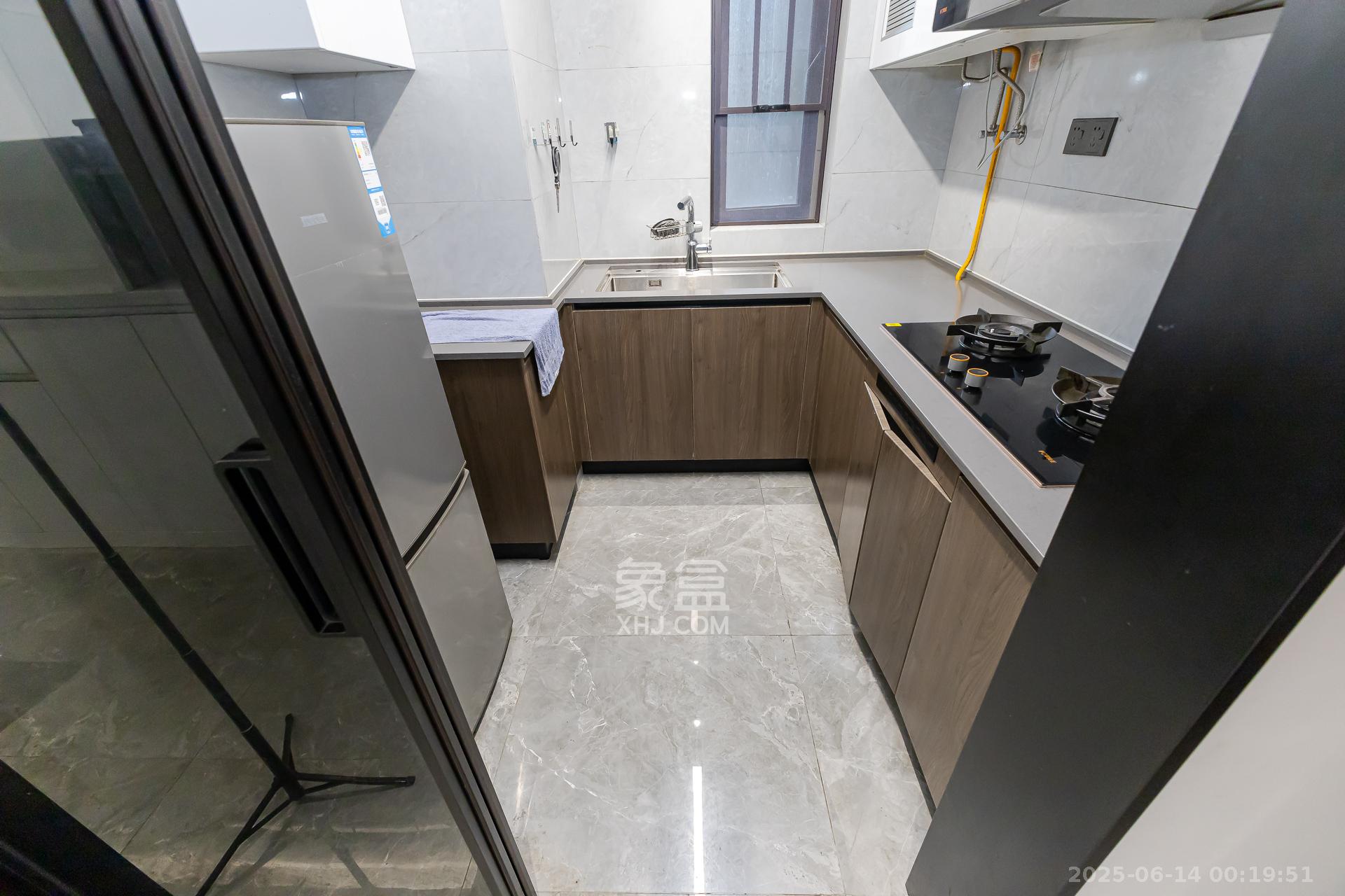 万科滨河道 3室2厅2卫 135.0万 万科滨河道 3室2厅2卫 135.0万厨房