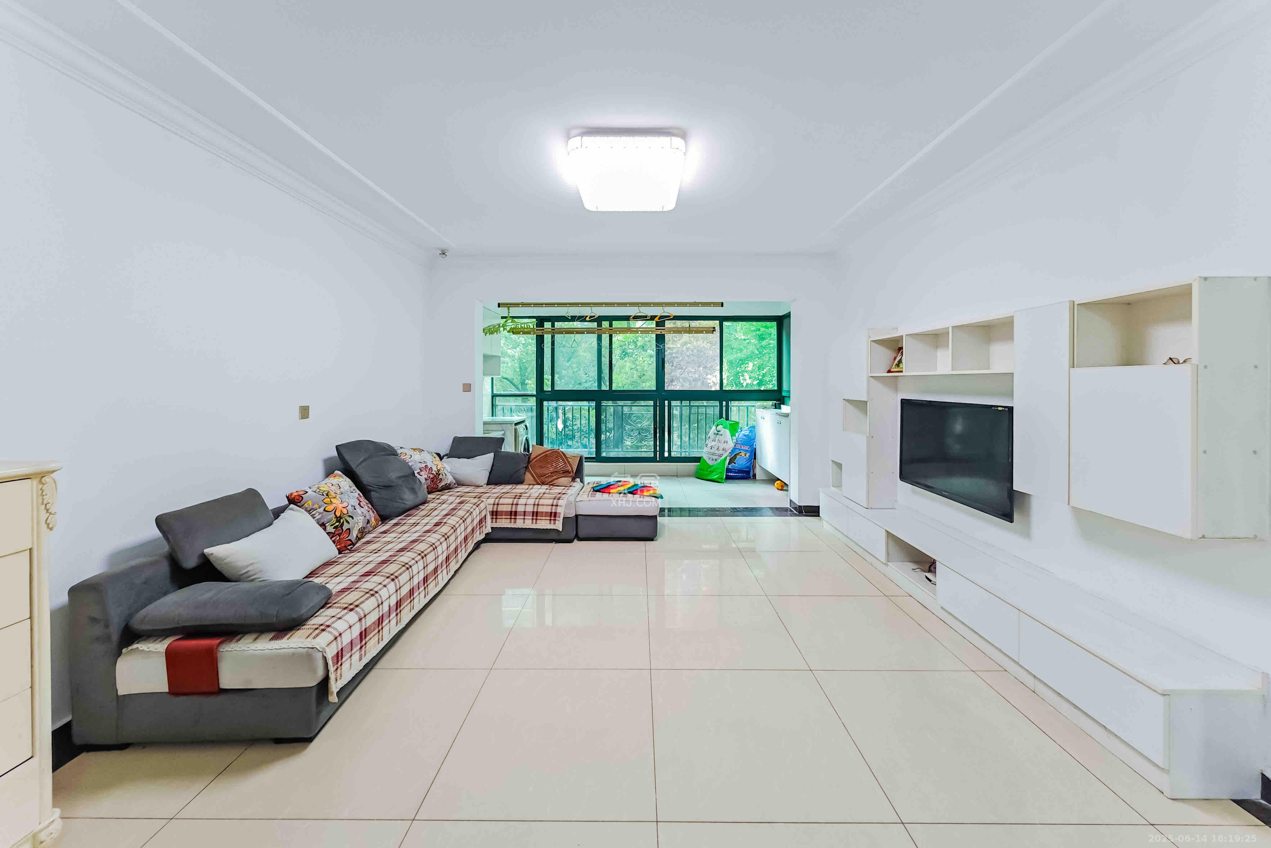 恒大绿洲 1室2厅2卫 2800.0元/月 恒大绿洲 1室2厅2卫 2800.0元/月室内图