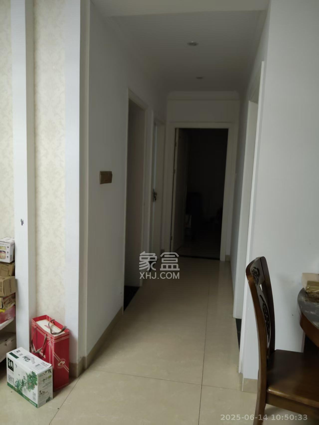 凯富南方鑫城 3室2厅2卫 2500.0元/月 凯富南方鑫城 3室2厅2卫 2500.0元/月室内图