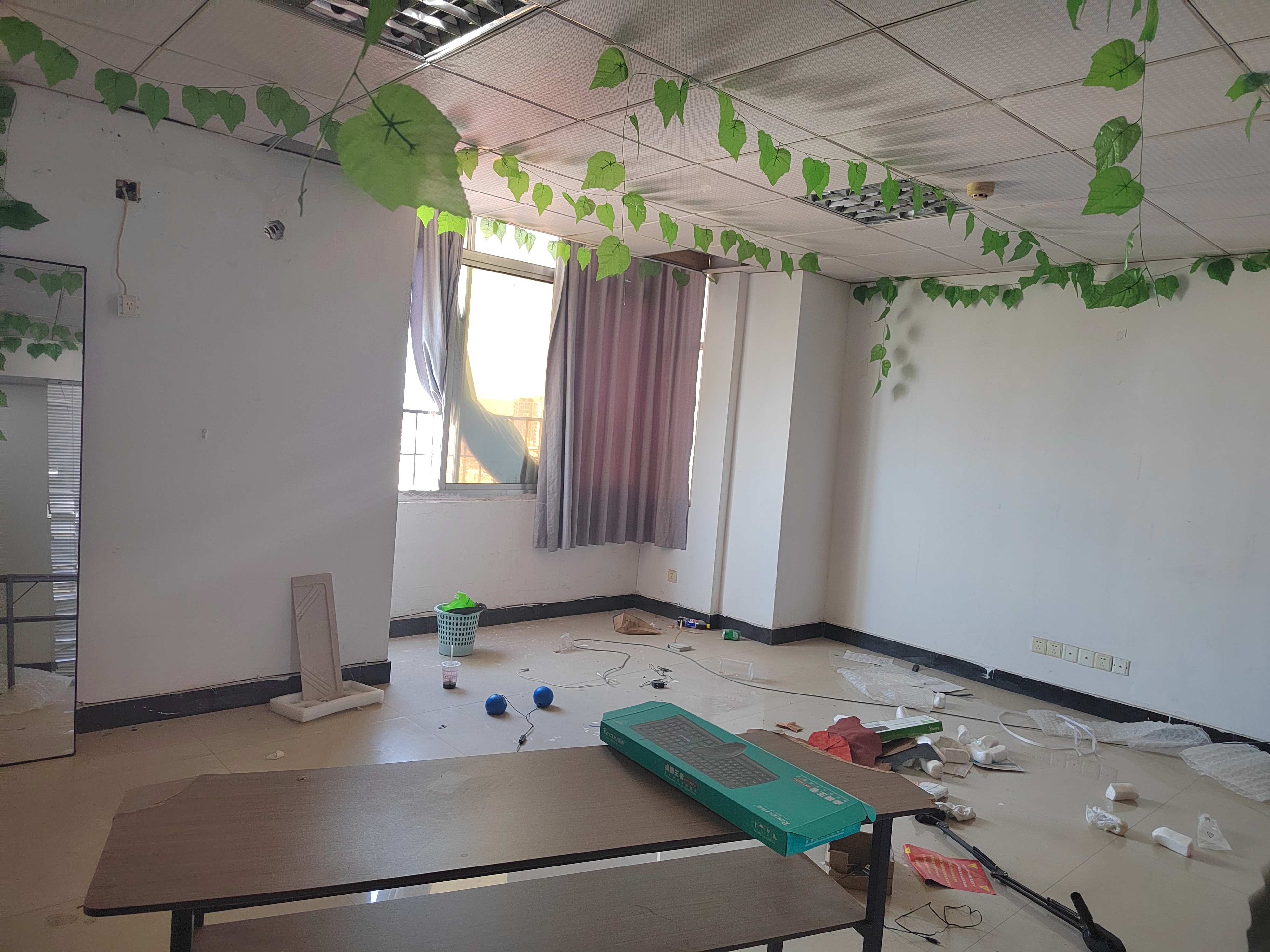 鹏泰国际 4室2厅1卫 3680.0元/月 鹏泰国际 4室2厅1卫 3680.0元/月室内图