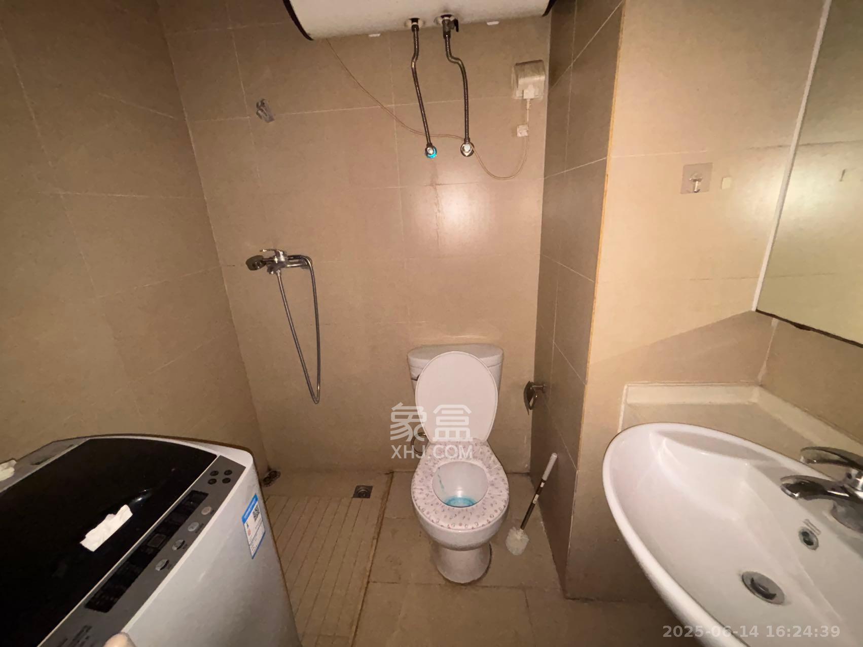 万科金色家园 1室1厅1卫 1100.0元/月 万科金色家园 1室1厅1卫 1100.0元/月室内图