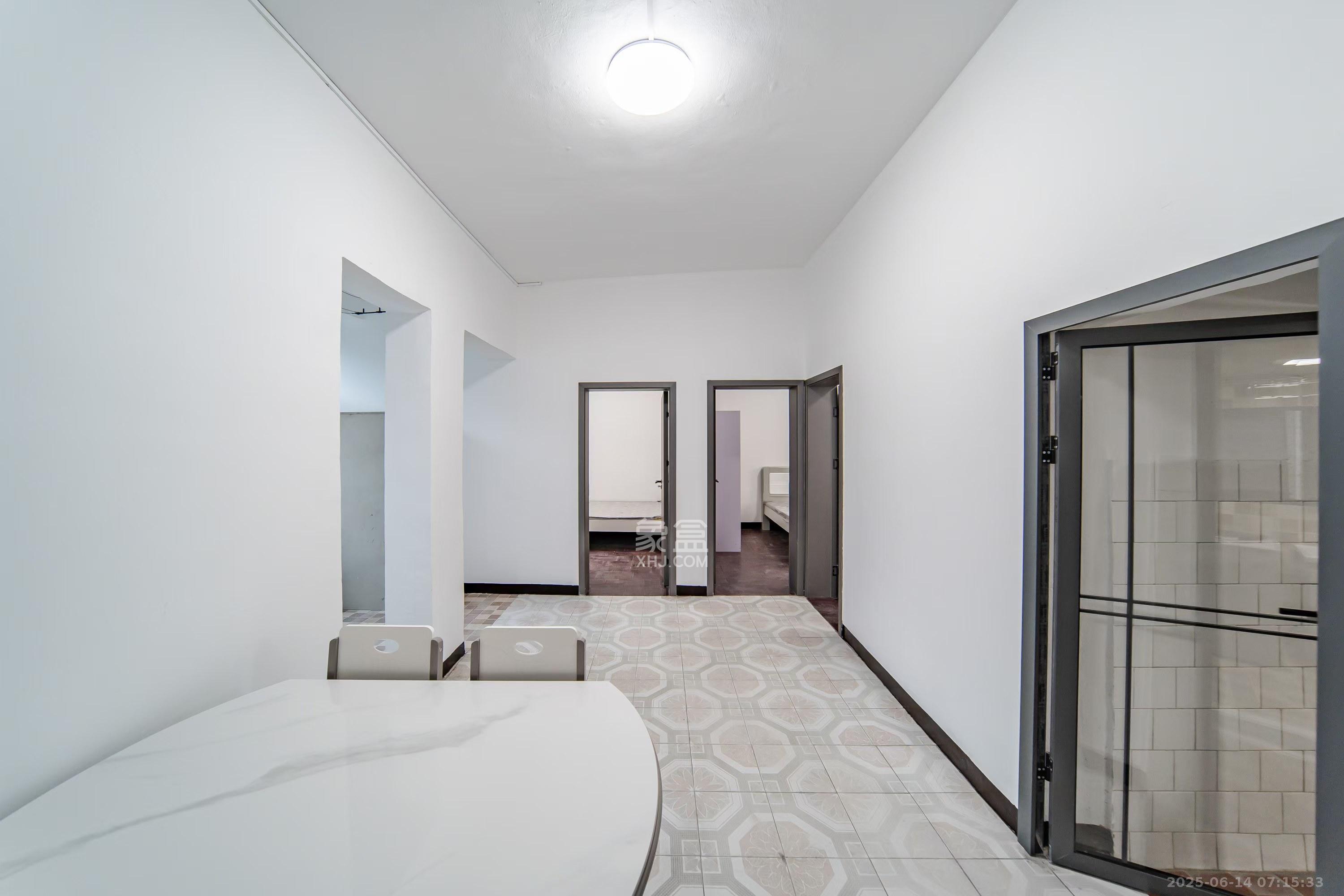 湖南大学天马西村 3室2厅2卫 3200.0元/月 湖南大学天马西村 3室2厅2卫 3200.0元/月室内图