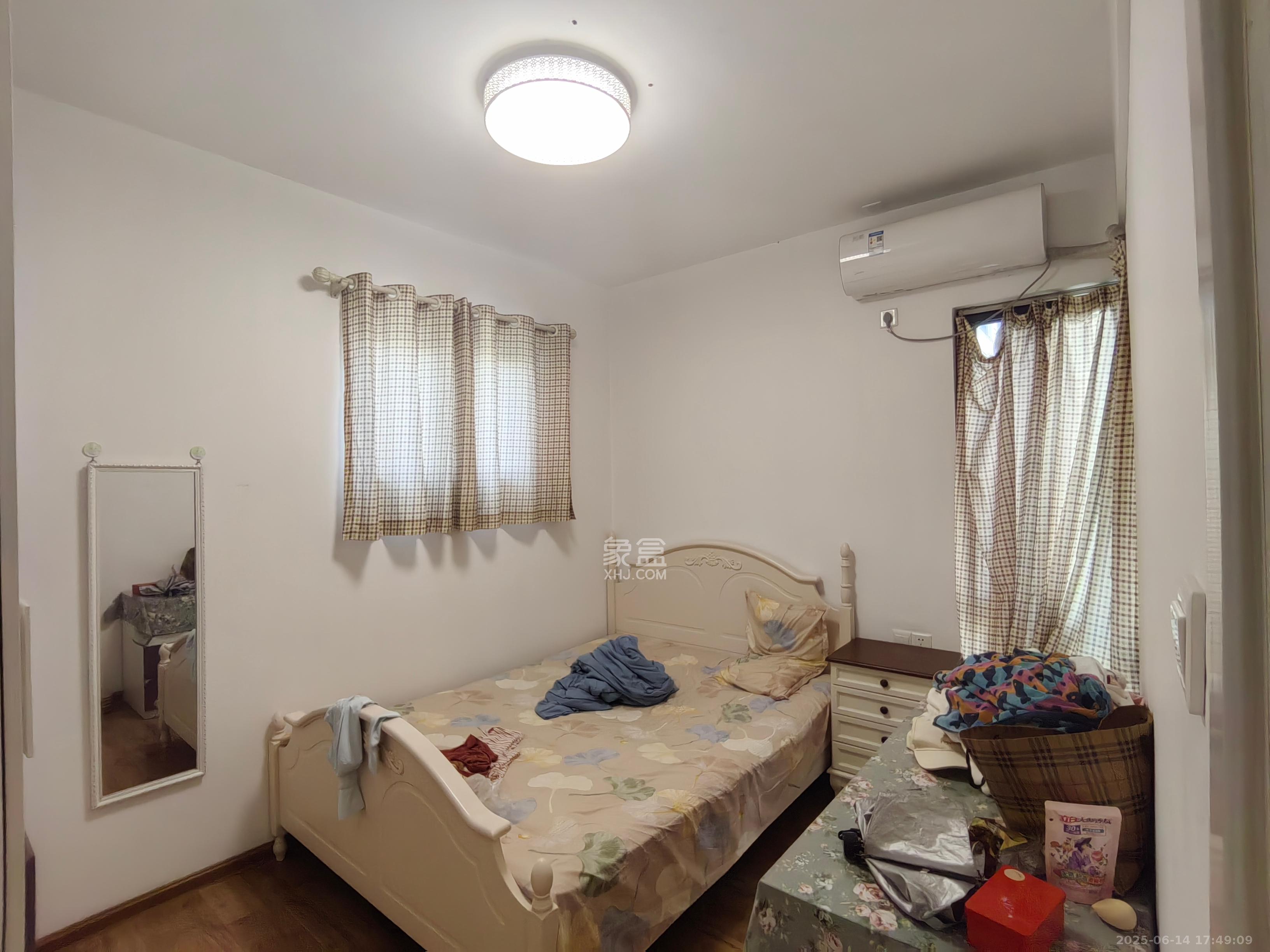 长大彩虹都  3室2厅1卫   2300.00元/月室内图