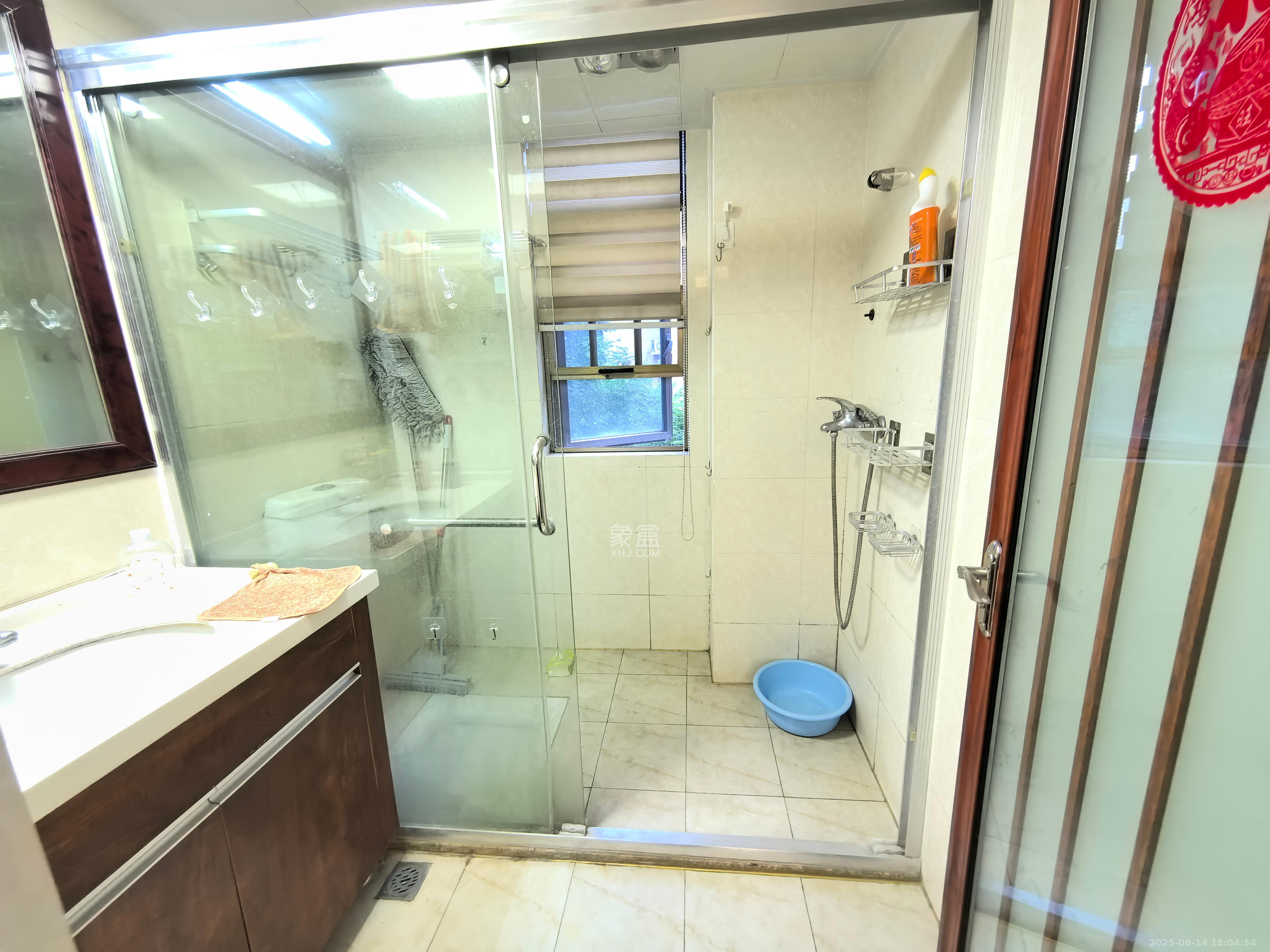 江山帝景哈佛  4室2厅1卫    2400.0元/月 江山帝景哈佛  4室2厅1卫    2400.0元/月室内图