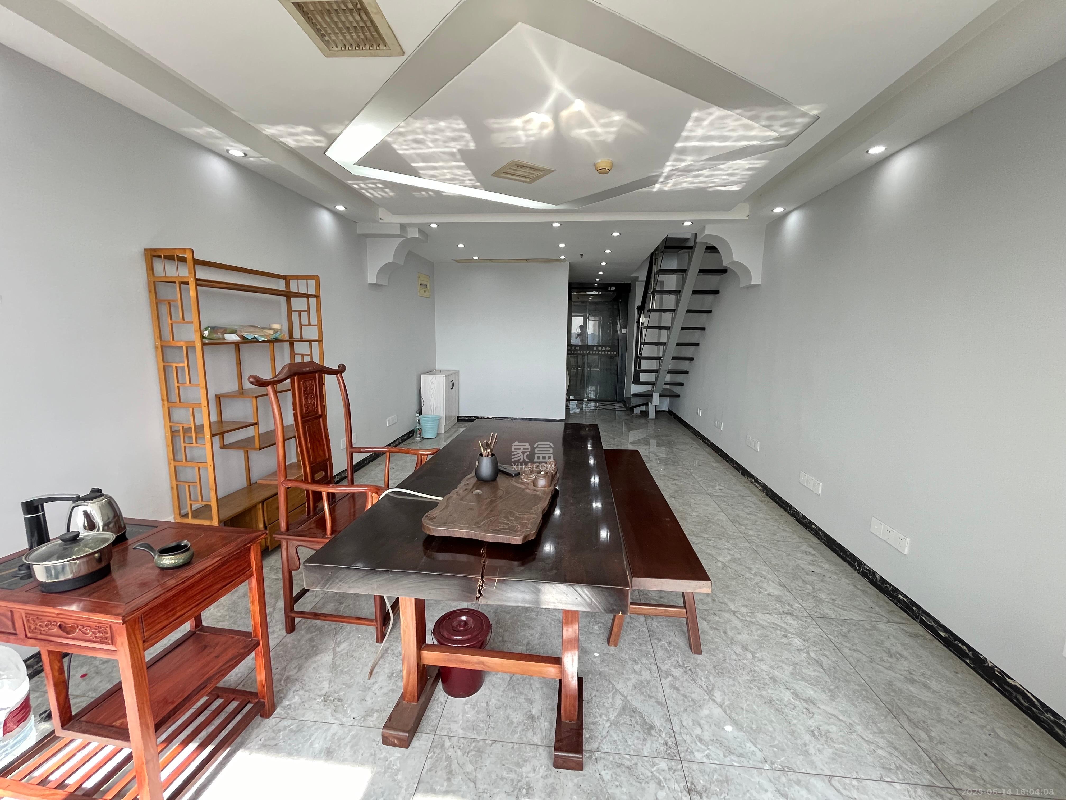 保利国际广场  2室1厅1卫    5000.0元/月室内图