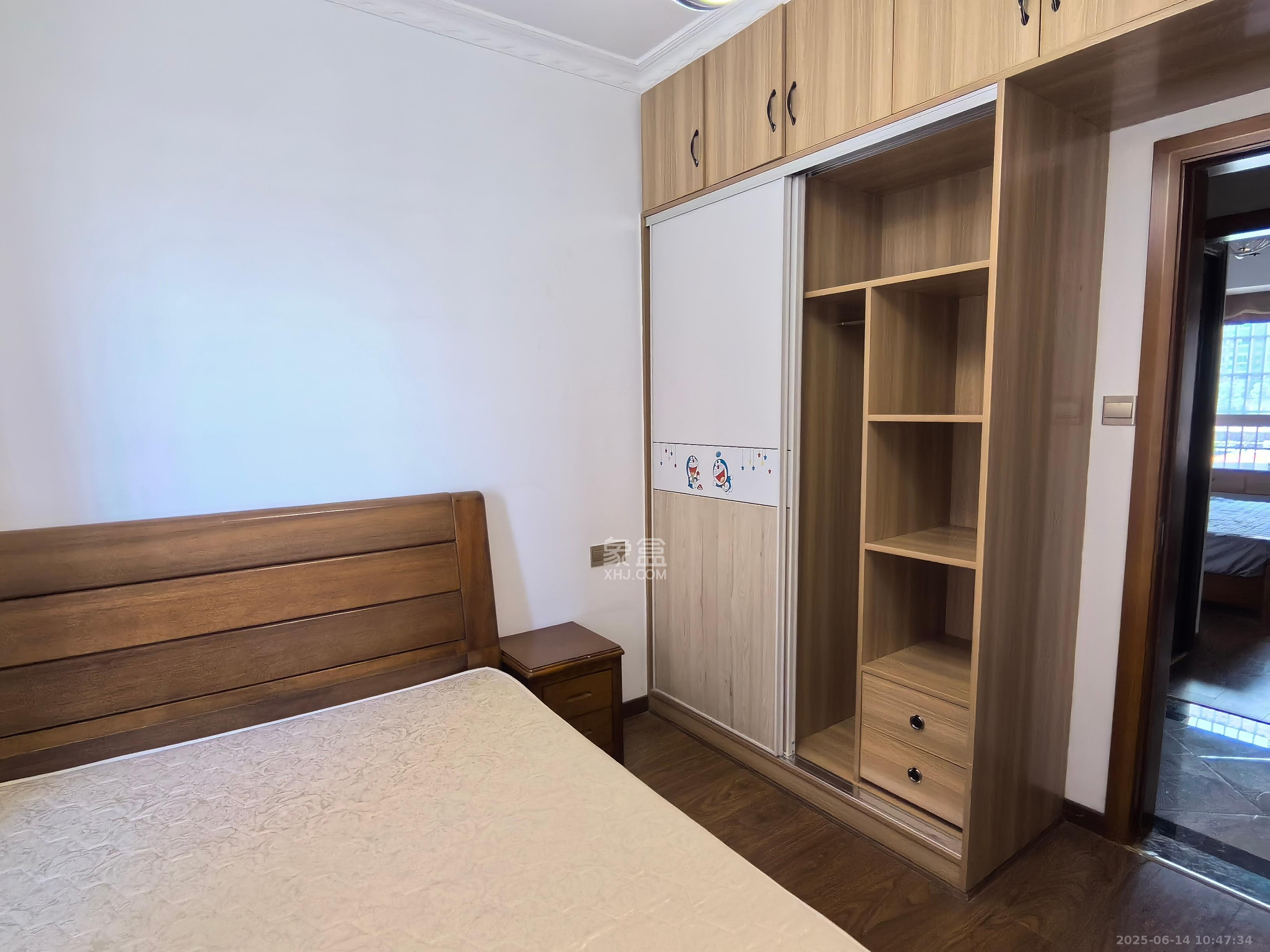 凯富南方鑫城  4室2厅2卫    2800.0元/月 凯富南方鑫城  4室2厅2卫    2800.0元/月室内图