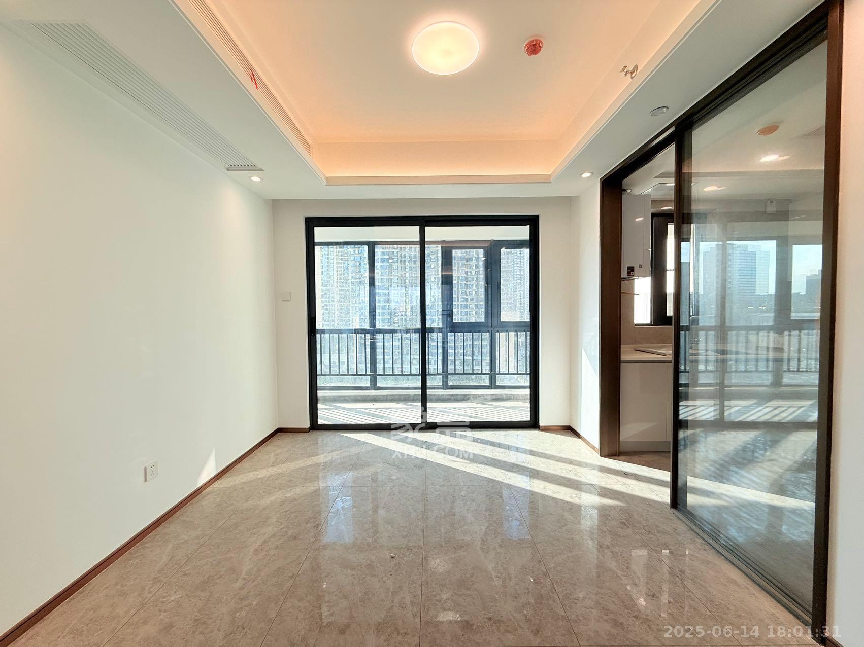 滨江府1913  5室2厅3卫    8000.0元/月 滨江府1913  5室2厅3卫    8000.0元/月