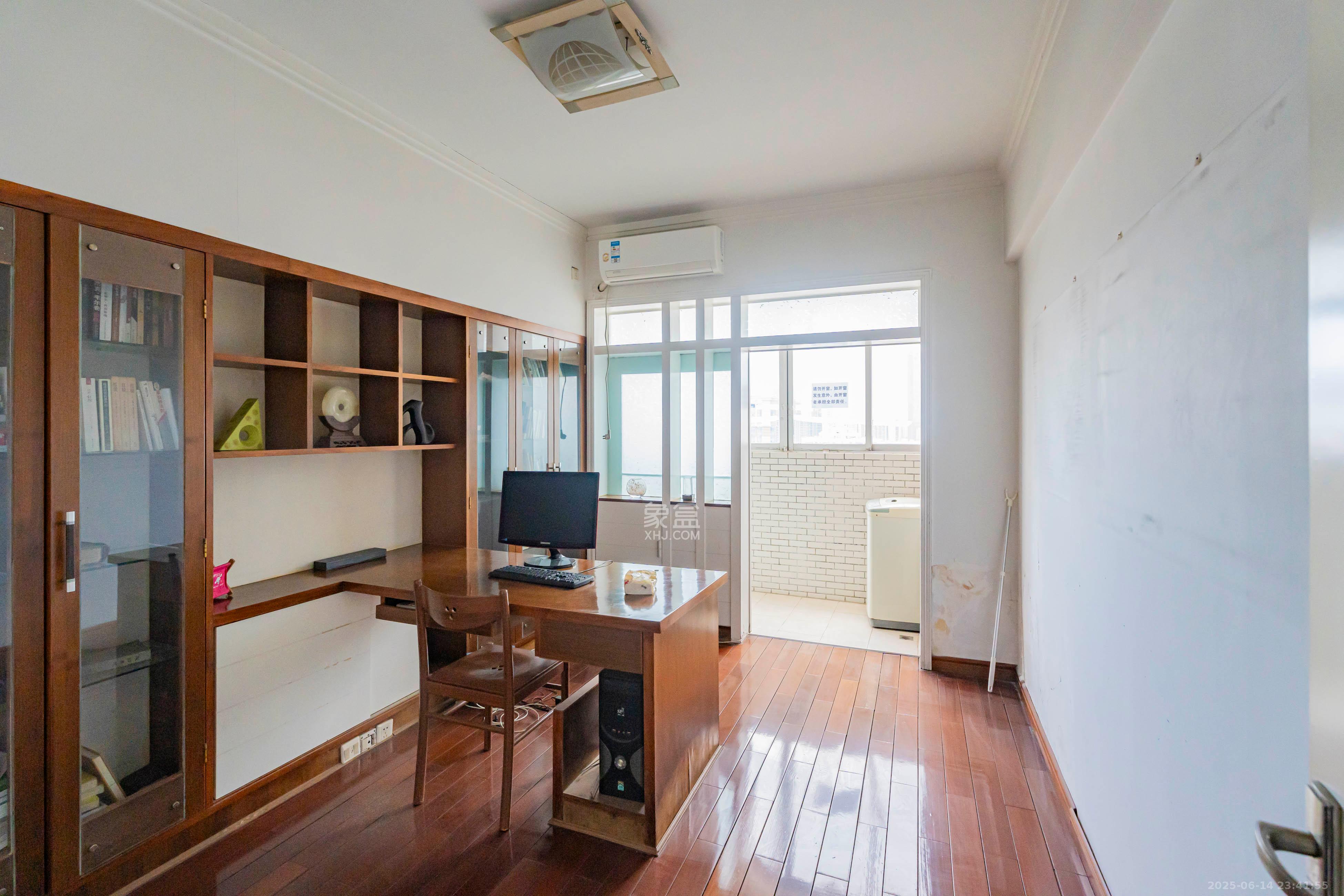 富兴金地大厦  3室2厅2卫    150.0万 富兴金地大厦  3室2厅2卫    150.0万卧室