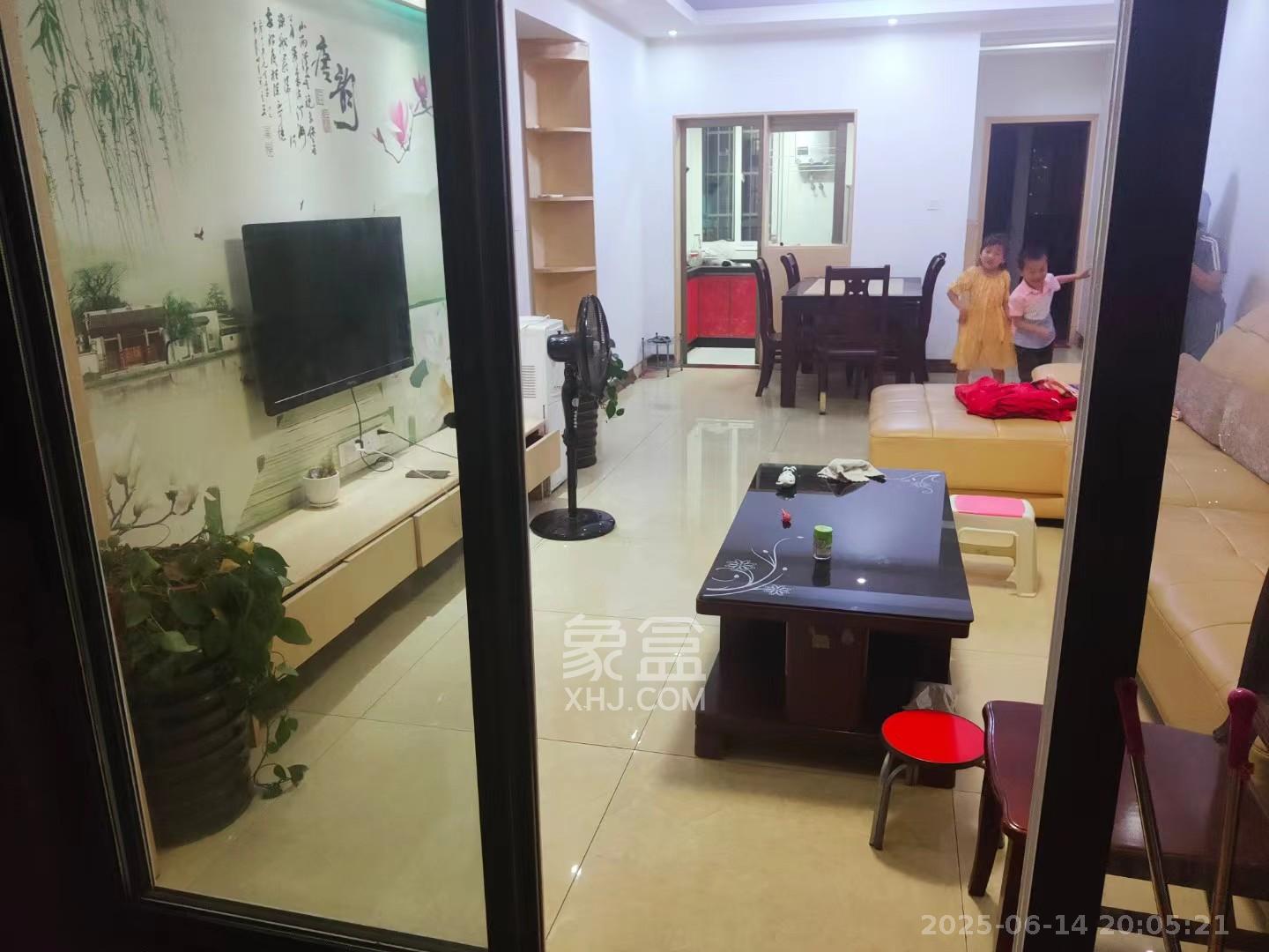 三景国际  2室2厅1卫    1300.0元/月室内图