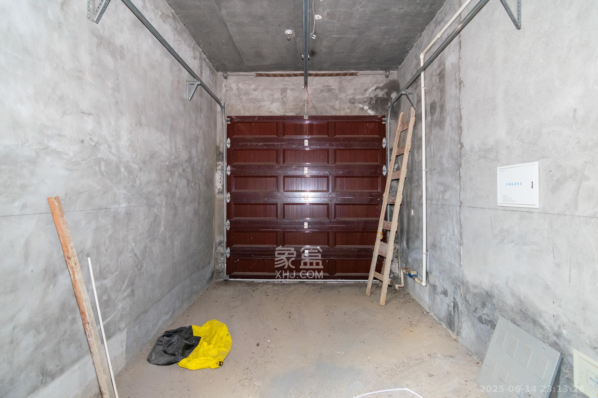 中粮北纬28°别墅 8室3厅4卫 868.0万 中粮北纬28°别墅 8室3厅4卫 868.0万其他