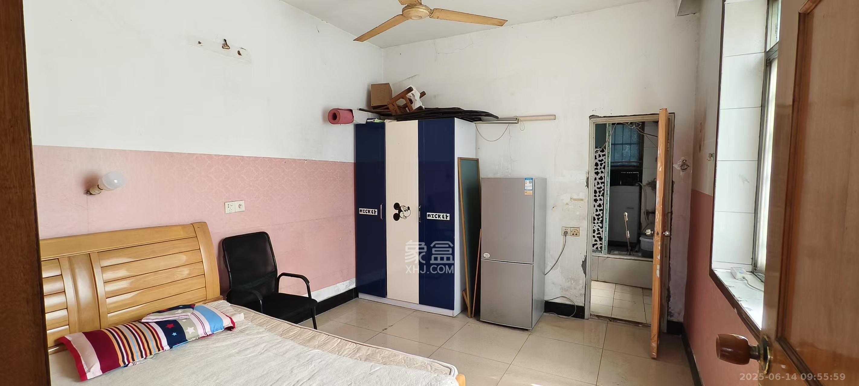 火把山小区 1室1厅1卫 1000.0元/月 火把山小区 1室1厅1卫 1000.0元/月室内图