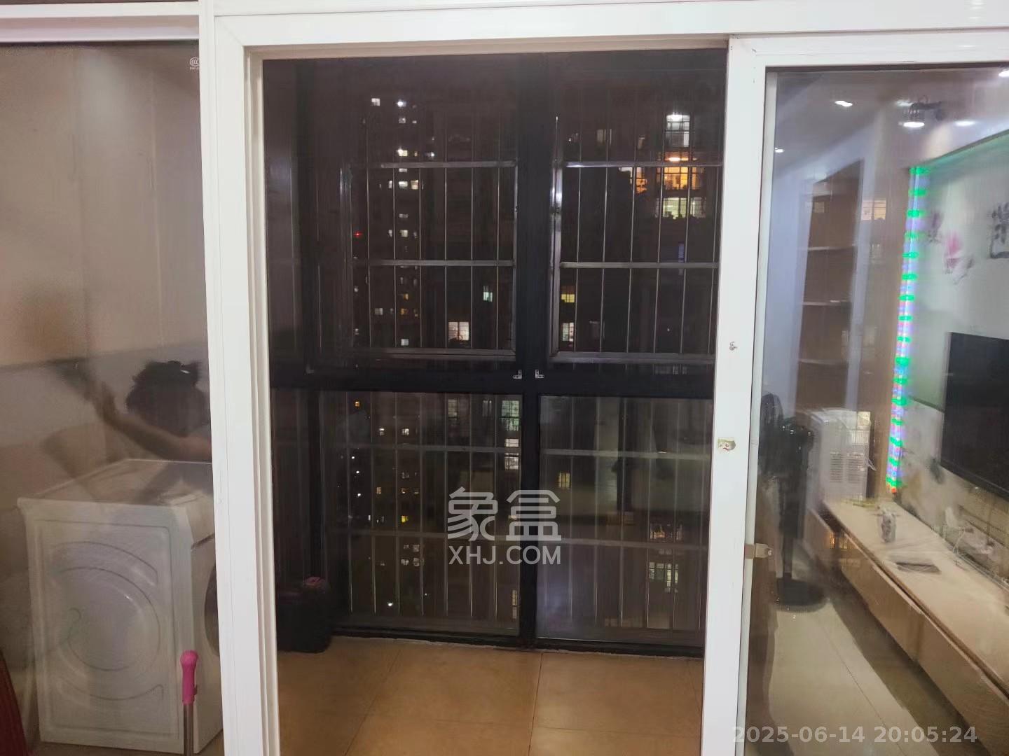 三景国际  2室2厅1卫    1300.0元/月室内图