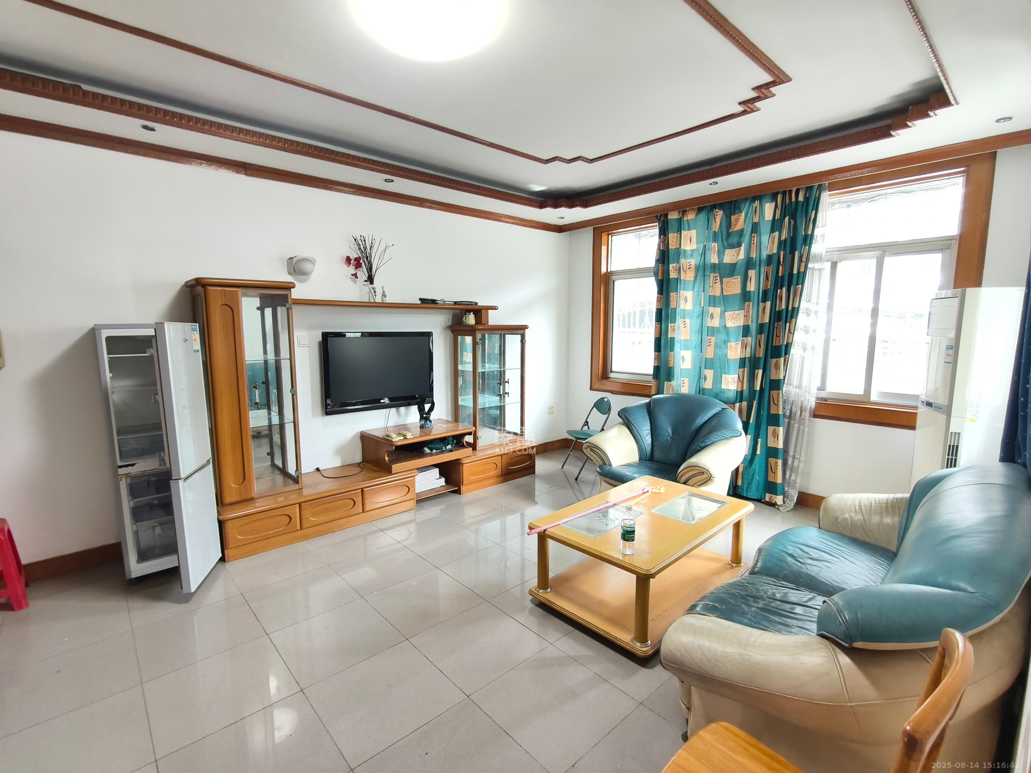 复兴街(陈家巷)散盘 4室2厅2卫 2500.0元/月 复兴街(陈家巷)散盘 4室2厅2卫 2500.0元/月室内图