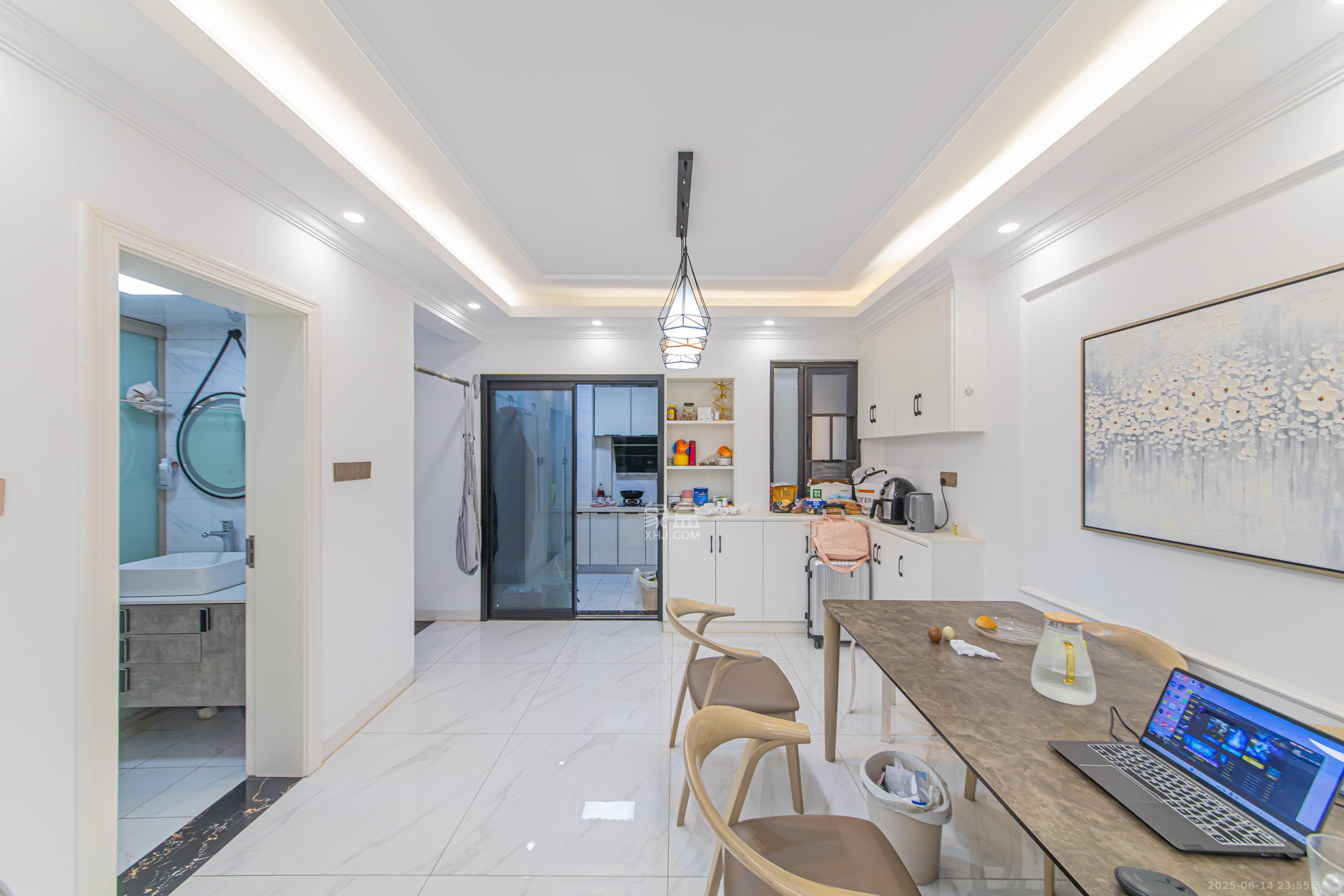 北辰中央公园C区  3室2厅1卫    93.0万 北辰中央公园C区  3室2厅1卫    93.0万客厅