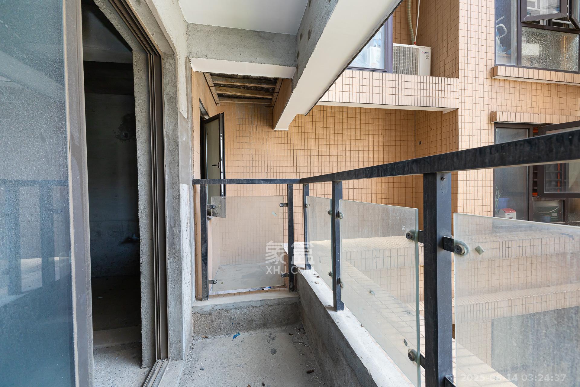 润和又一城 3室2厅2卫 90.0万 润和又一城 3室2厅2卫 90.0万阳台