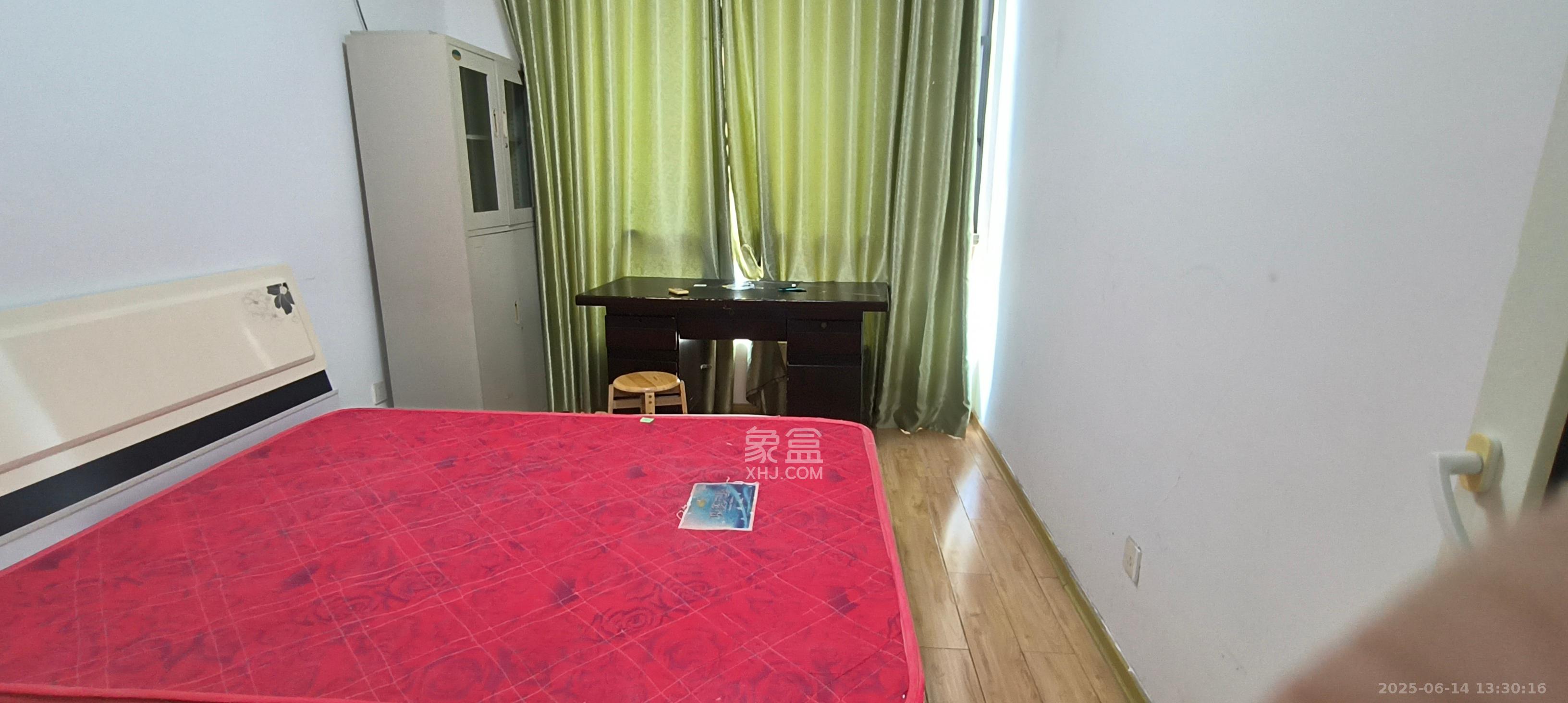 建鸿达华都(华都小户型及大华写字楼) 2室1厅1卫 2300.0元/月 建鸿达华都(华都小户型及大华写字楼) 2室1厅1卫 2300.0元/月室内图