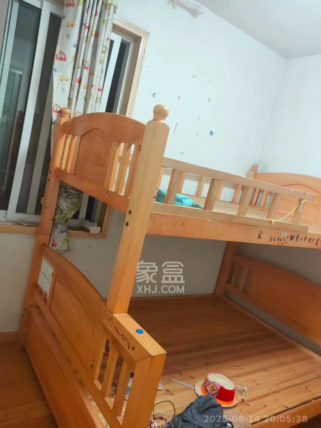 三景国际  2室2厅1卫    1300.0元/月室内图