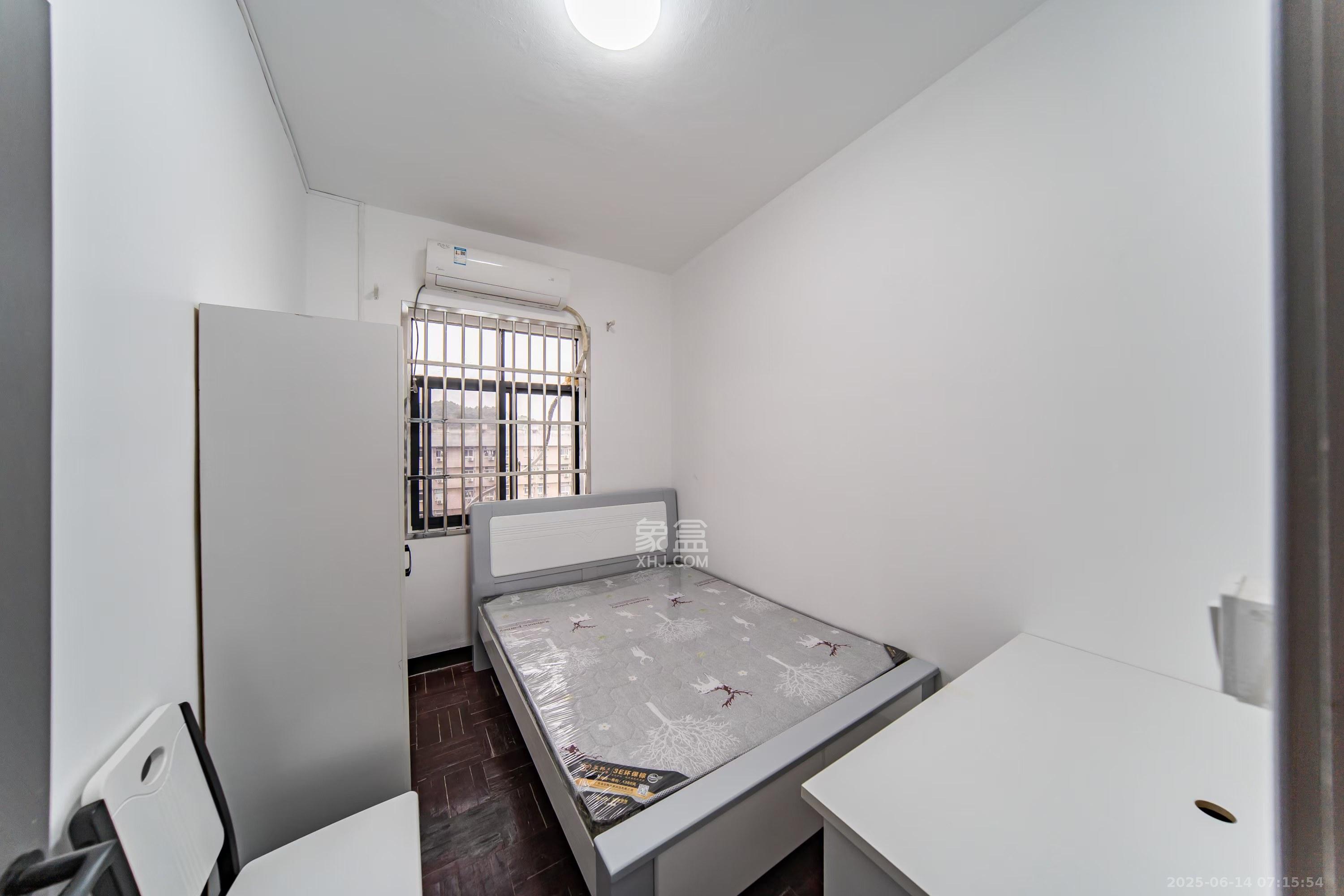 湖南大学天马西村 3室2厅2卫 3200.0元/月 湖南大学天马西村 3室2厅2卫 3200.0元/月室内图