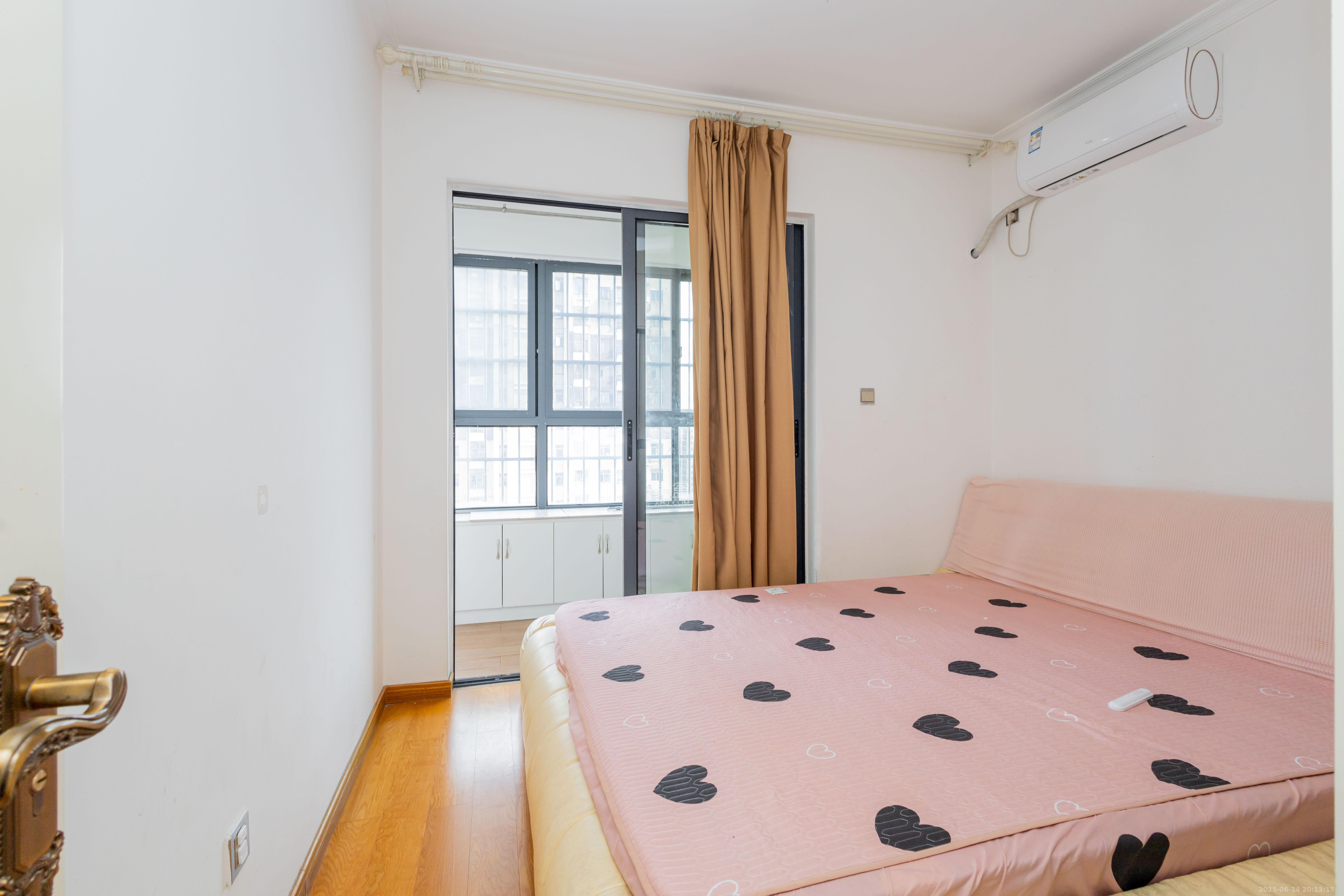 中国铁建国际城二期 2室2厅1卫 42.0万 中国铁建国际城二期 2室2厅1卫 42.0万卧室