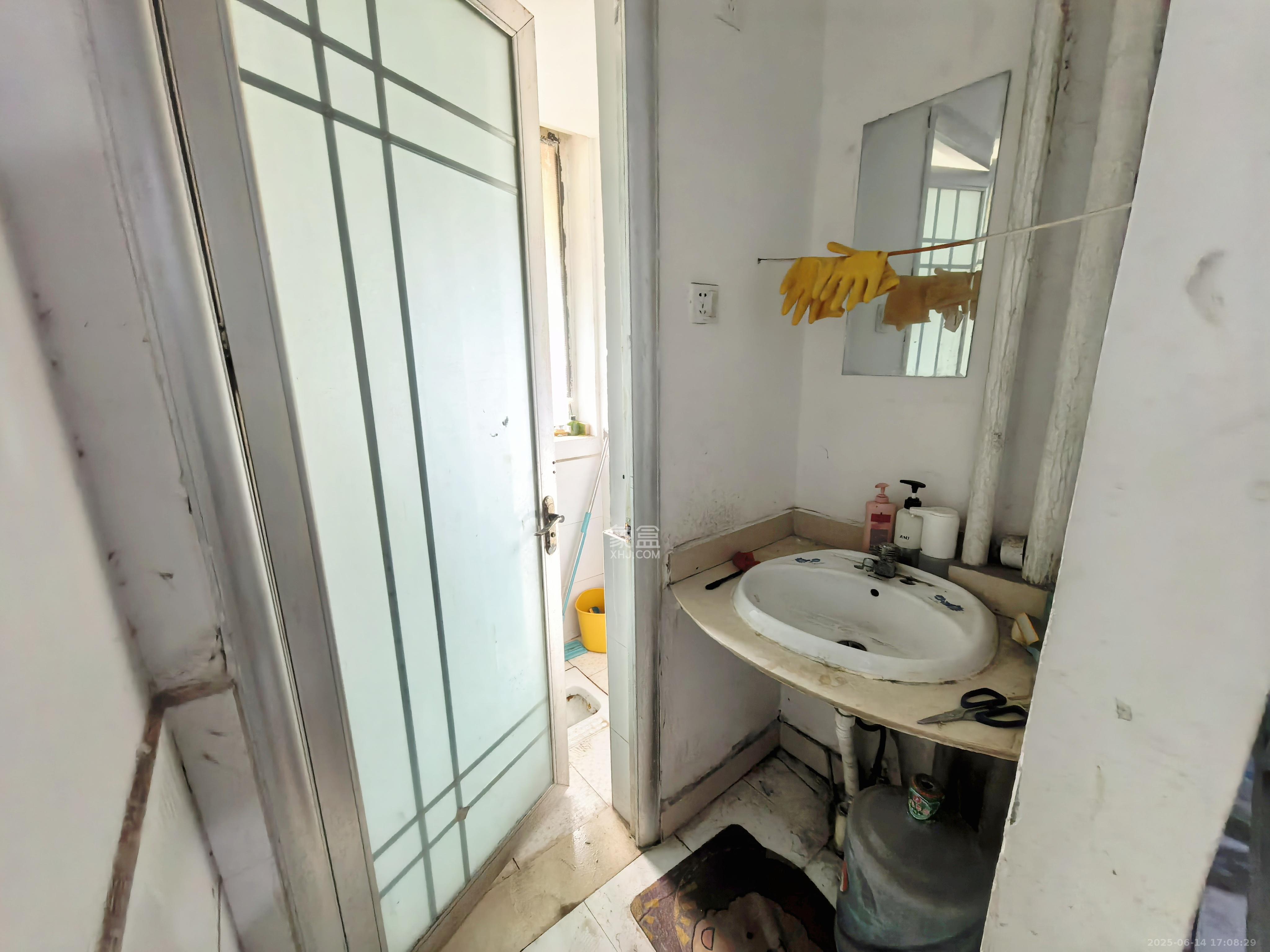 中城丽景香山园  3室2厅2卫   3300.00元/月室内图