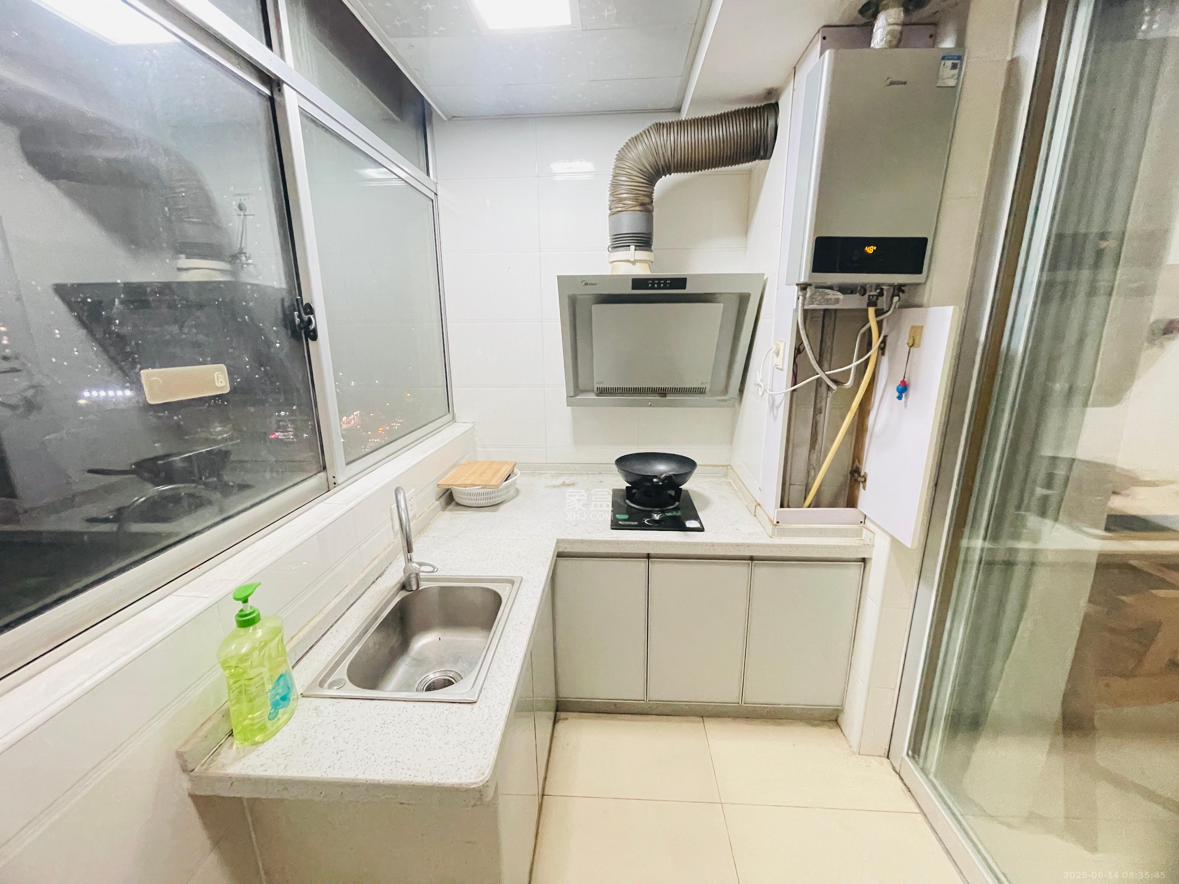 观湖公寓  1室1厅1卫   1500.00元/月室内图