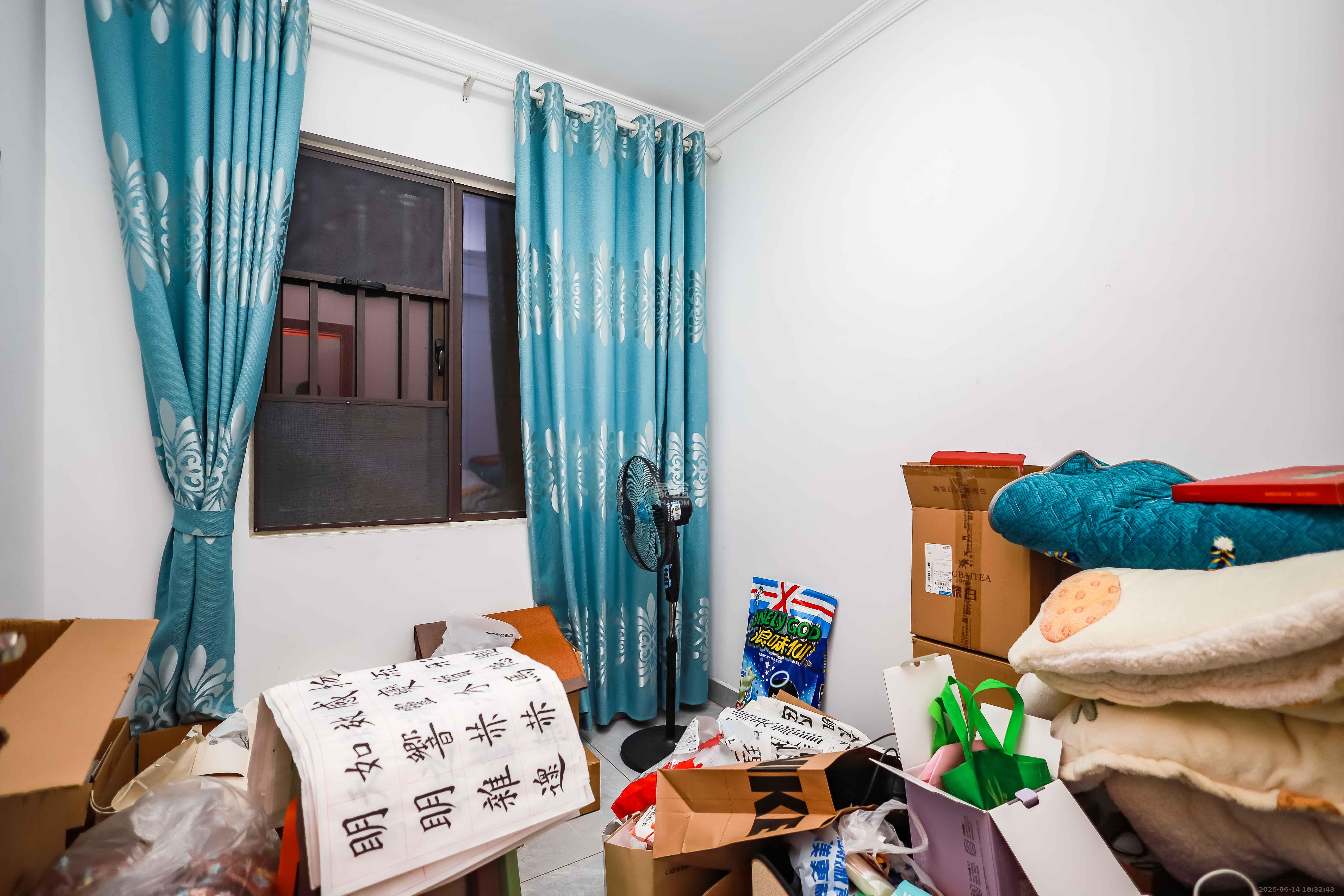 奥克斯缔壹城 3室2厅2卫 104.0万 奥克斯缔壹城 3室2厅2卫 104.0万卧室