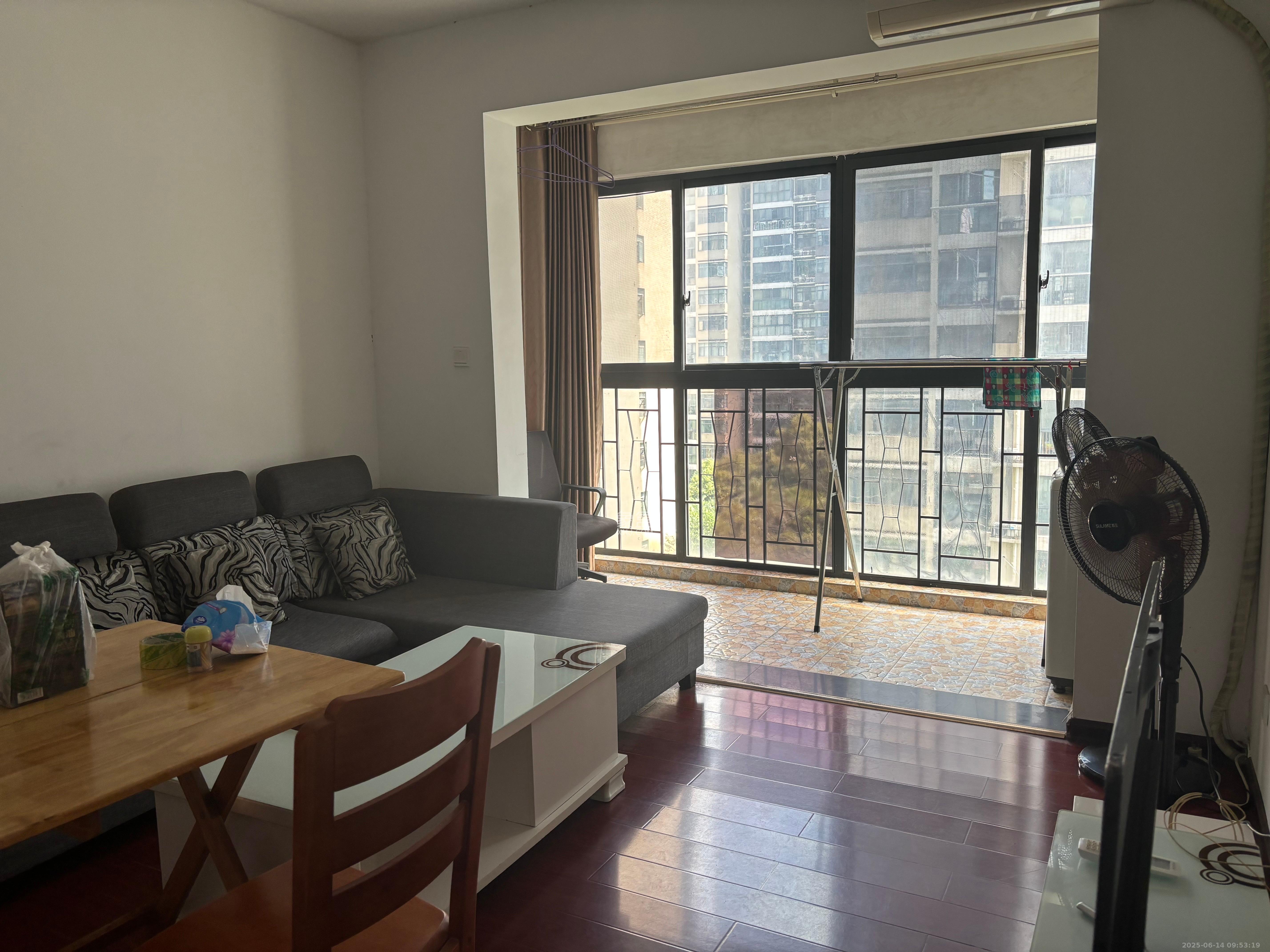 湘水熙园 3室2厅1卫 2400.0元/月 湘水熙园 3室2厅1卫 2400.0元/月室内图