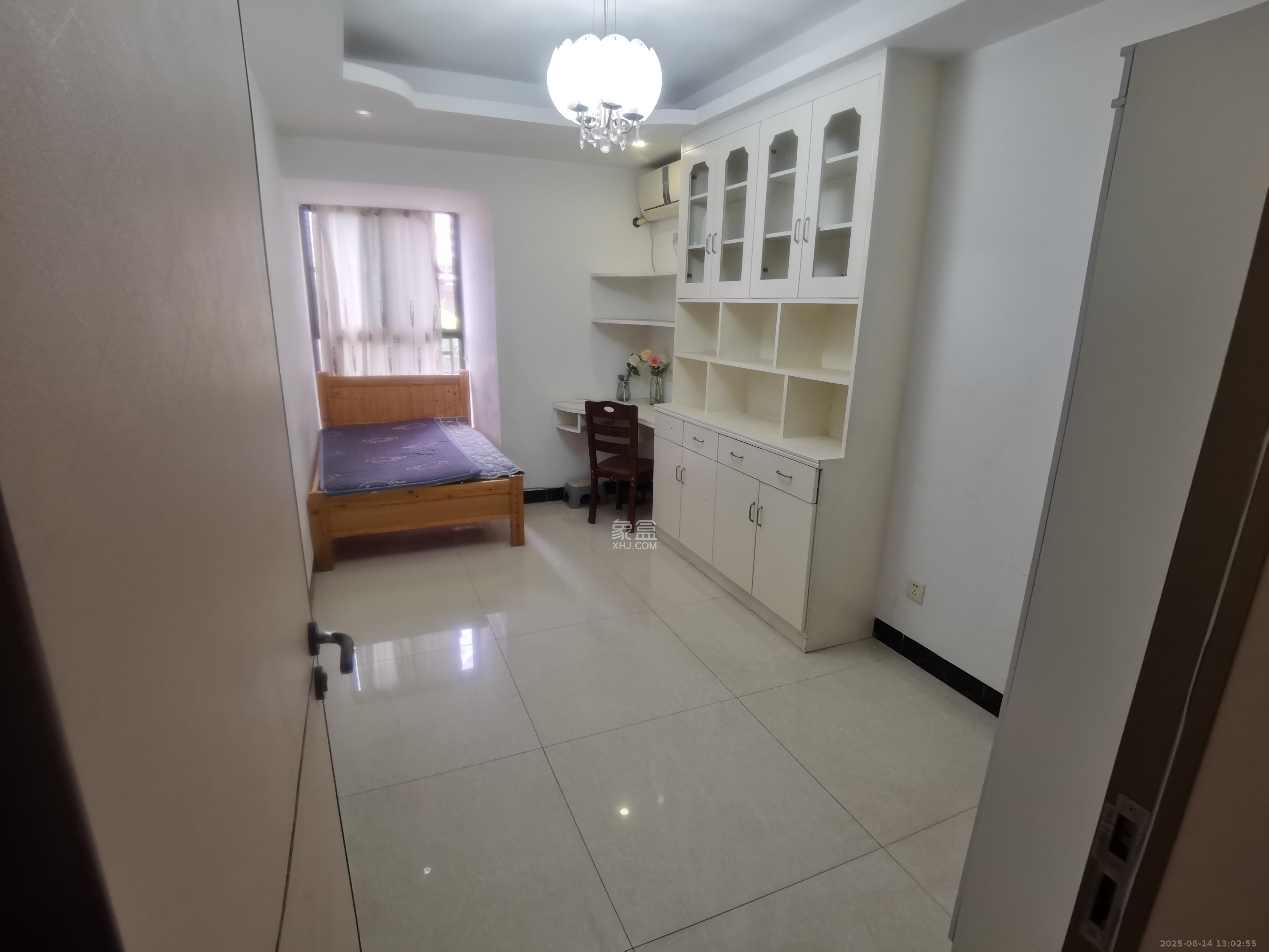 保利麓谷林语E区 1室1厅1卫 900.0元/月 保利麓谷林语E区 1室1厅1卫 900.0元/月室内图