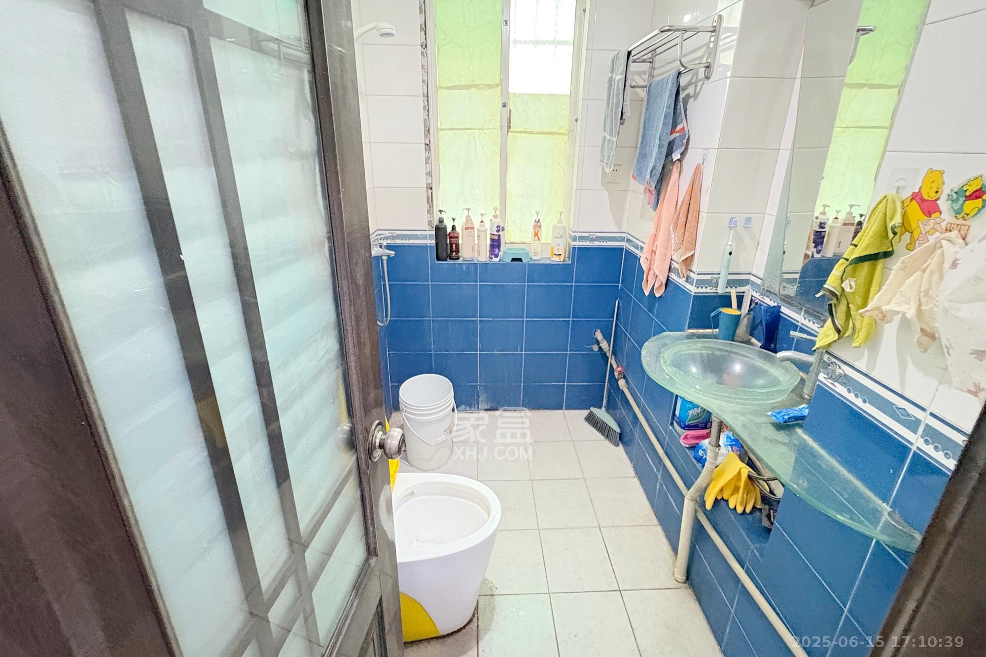 金利苑 3室2厅2卫 59.0万 金利苑 3室2厅2卫 59.0万卫生间