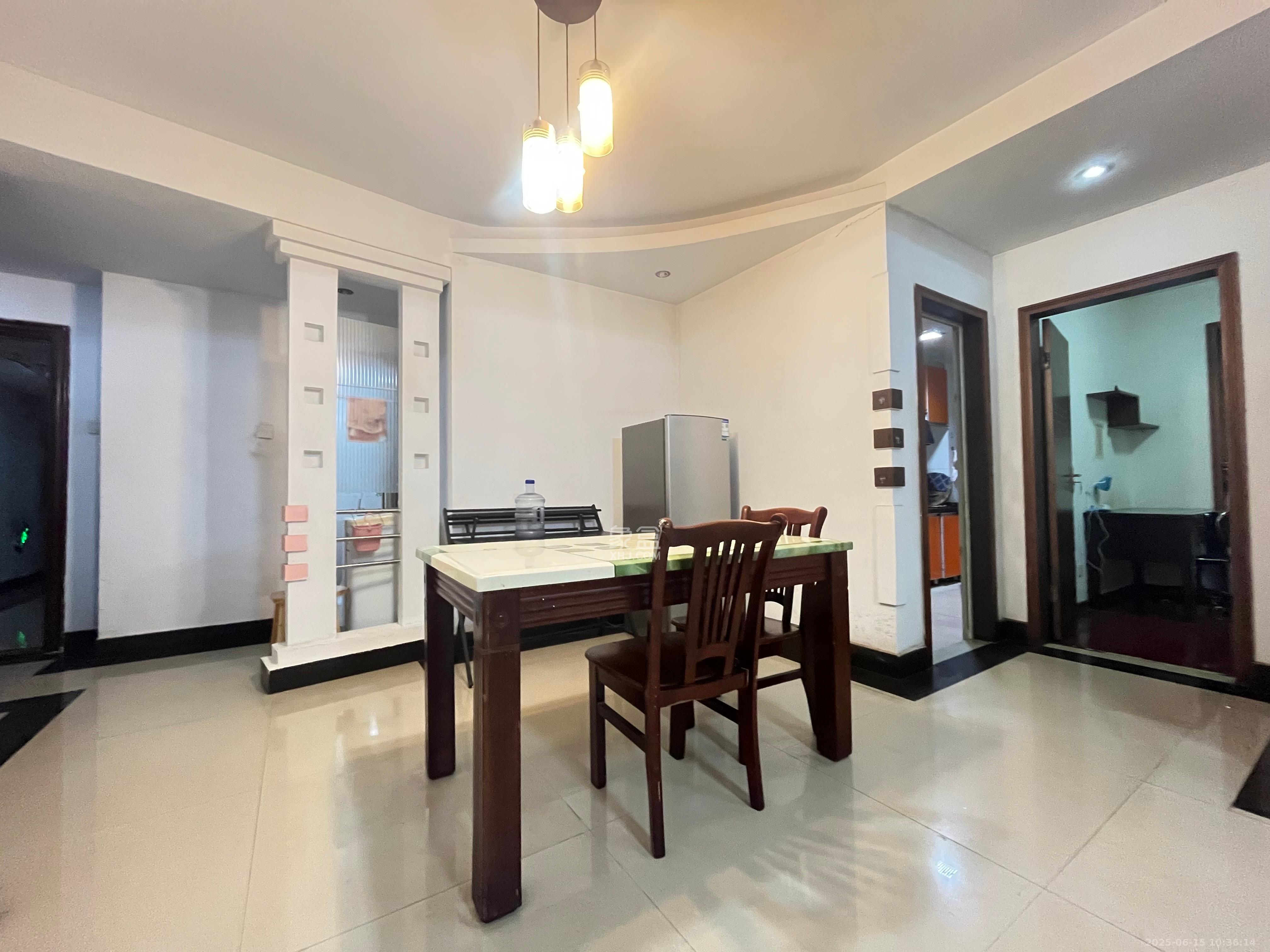 芙蓉公馆  2室1厅1卫    2600.0元/月 芙蓉公馆  2室1厅1卫    2600.0元/月室内图