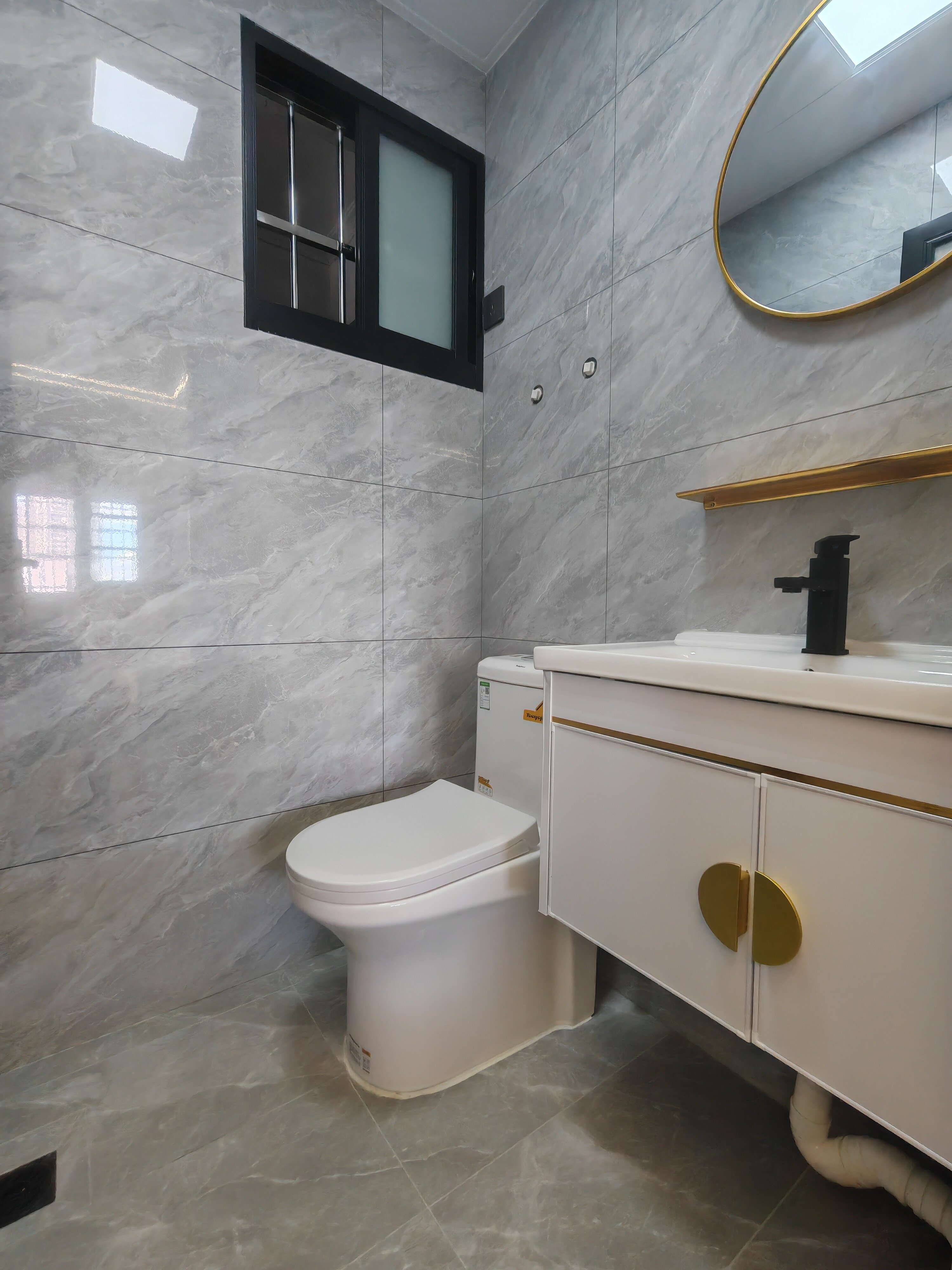 嵩阳大厦 1室1厅1卫 43.0万 嵩阳大厦 1室1厅1卫 43.0万客厅