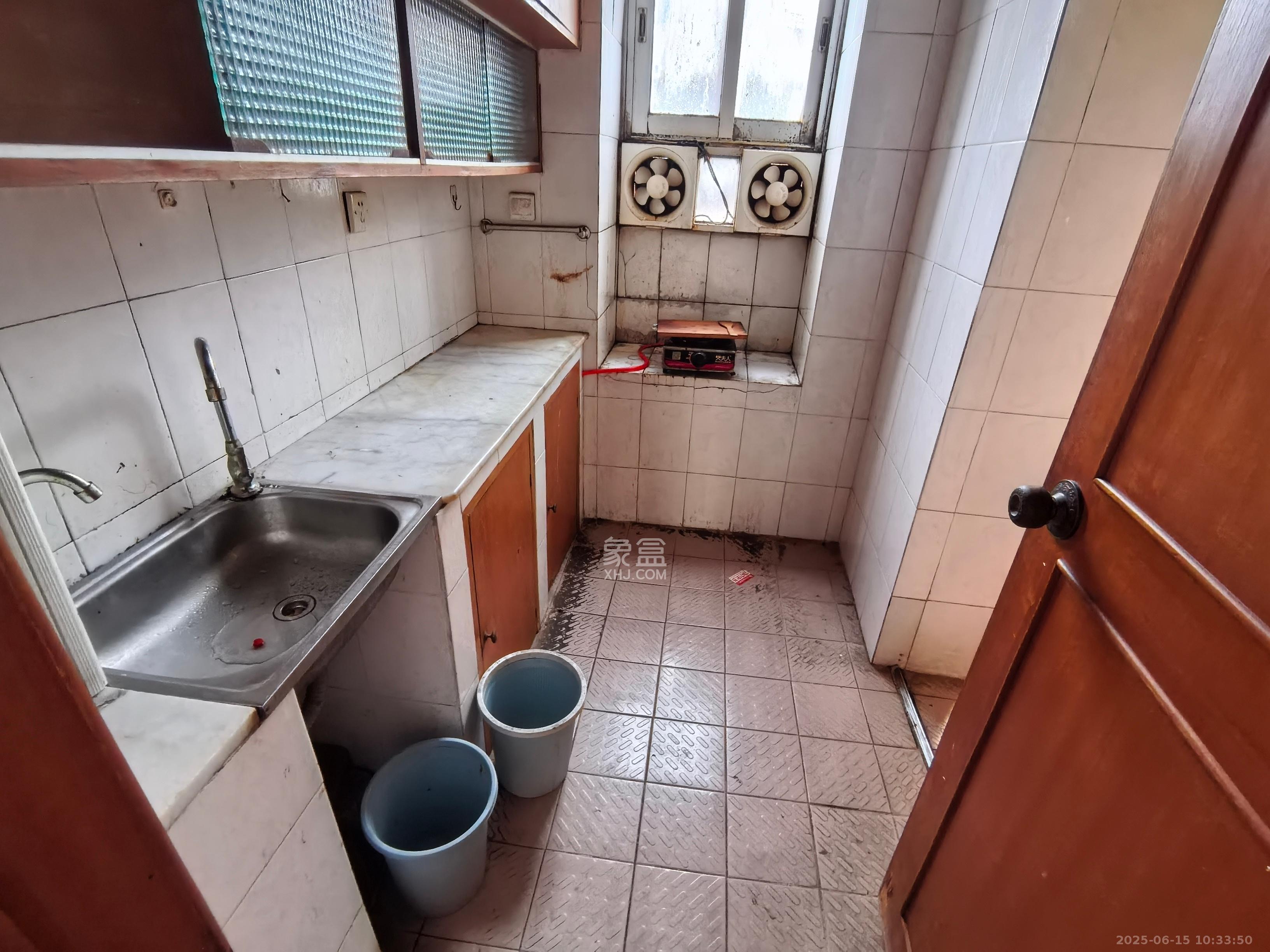 省进出口公司宿舍 2室1厅1卫 1400.0元/月 省进出口公司宿舍 2室1厅1卫 1400.0元/月室内图