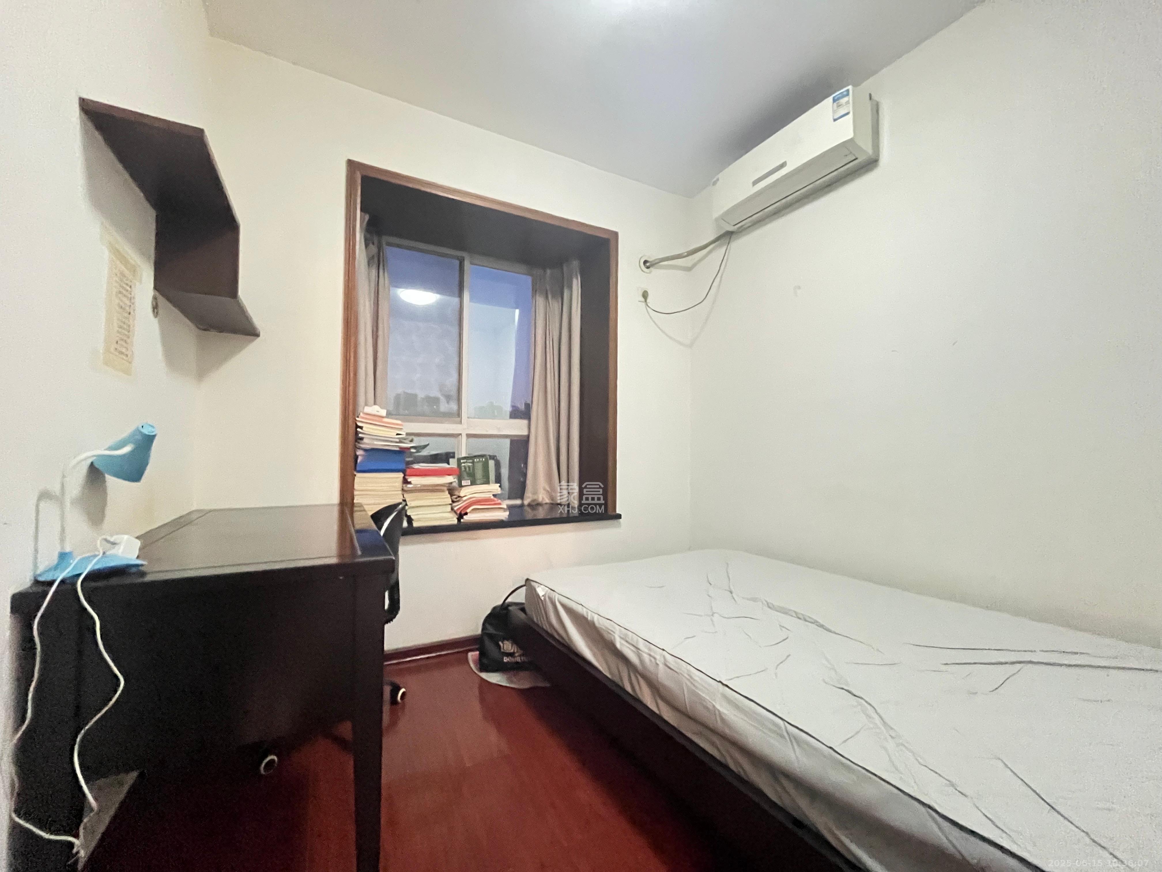 芙蓉公馆  2室1厅1卫    2600.0元/月 芙蓉公馆  2室1厅1卫    2600.0元/月室内图