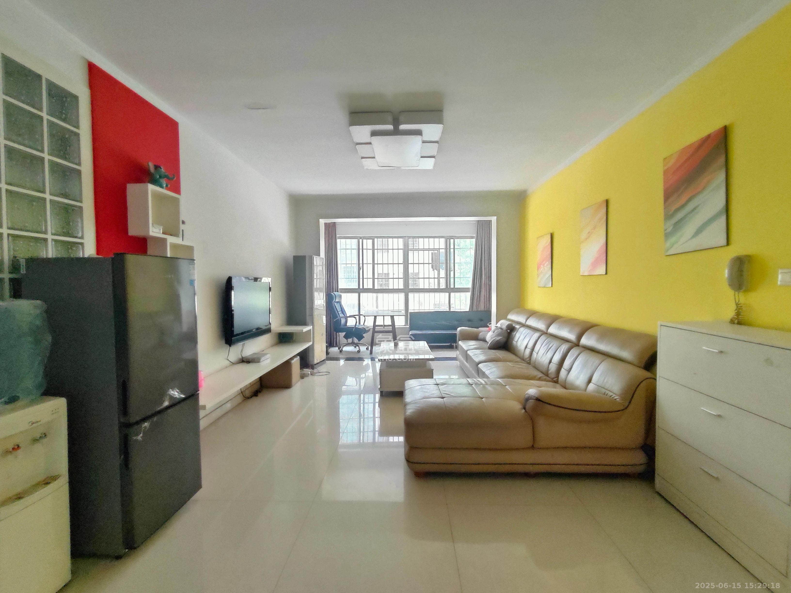 麓谷沐春园 5室2厅2卫 3300.0元/月 麓谷沐春园 5室2厅2卫 3300.0元/月室内图