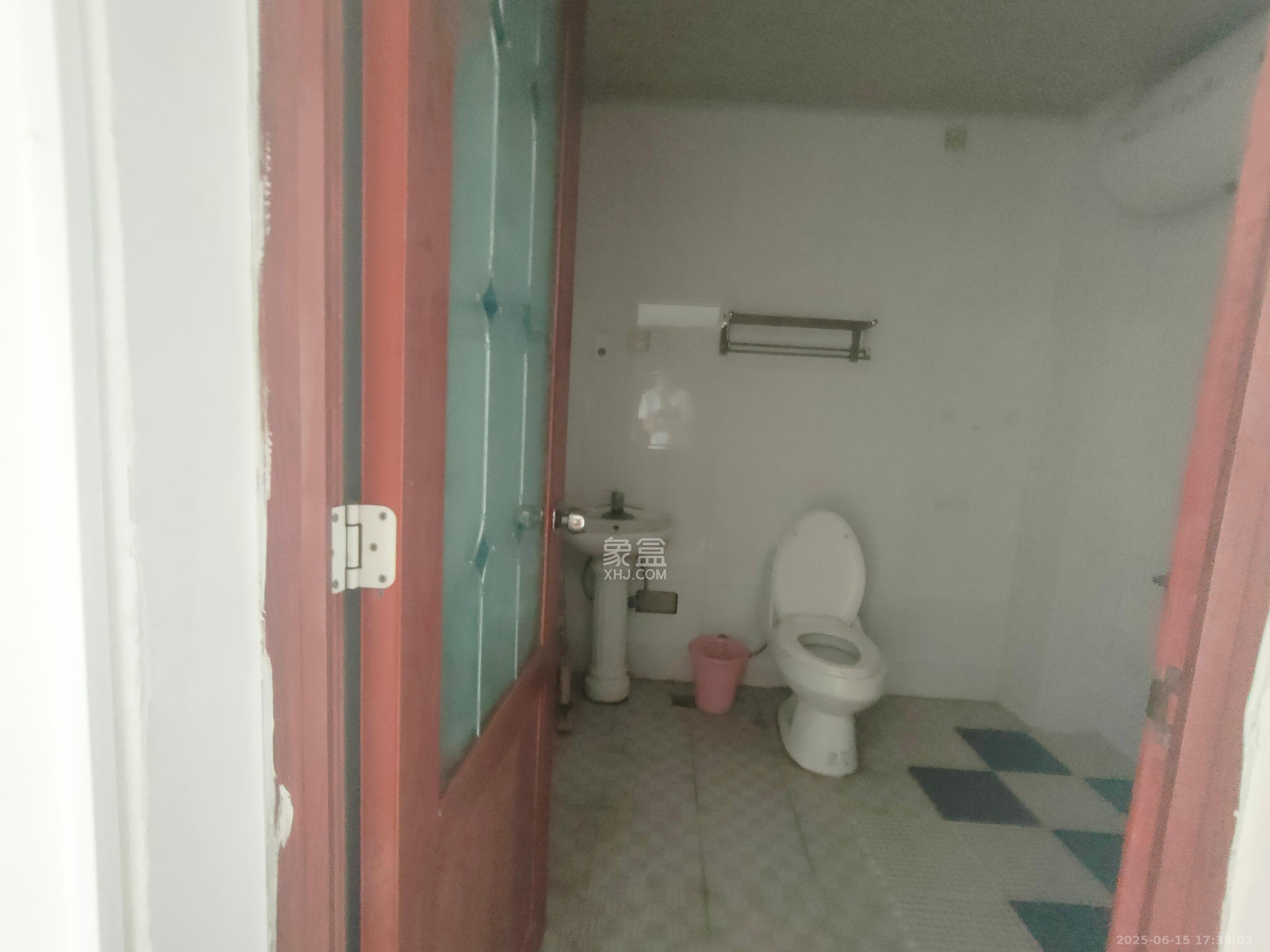 楚江华庭(楚轩公馆) 5室2厅2卫 2400.0元/月 楚江华庭(楚轩公馆) 5室2厅2卫 2400.0元/月室内图