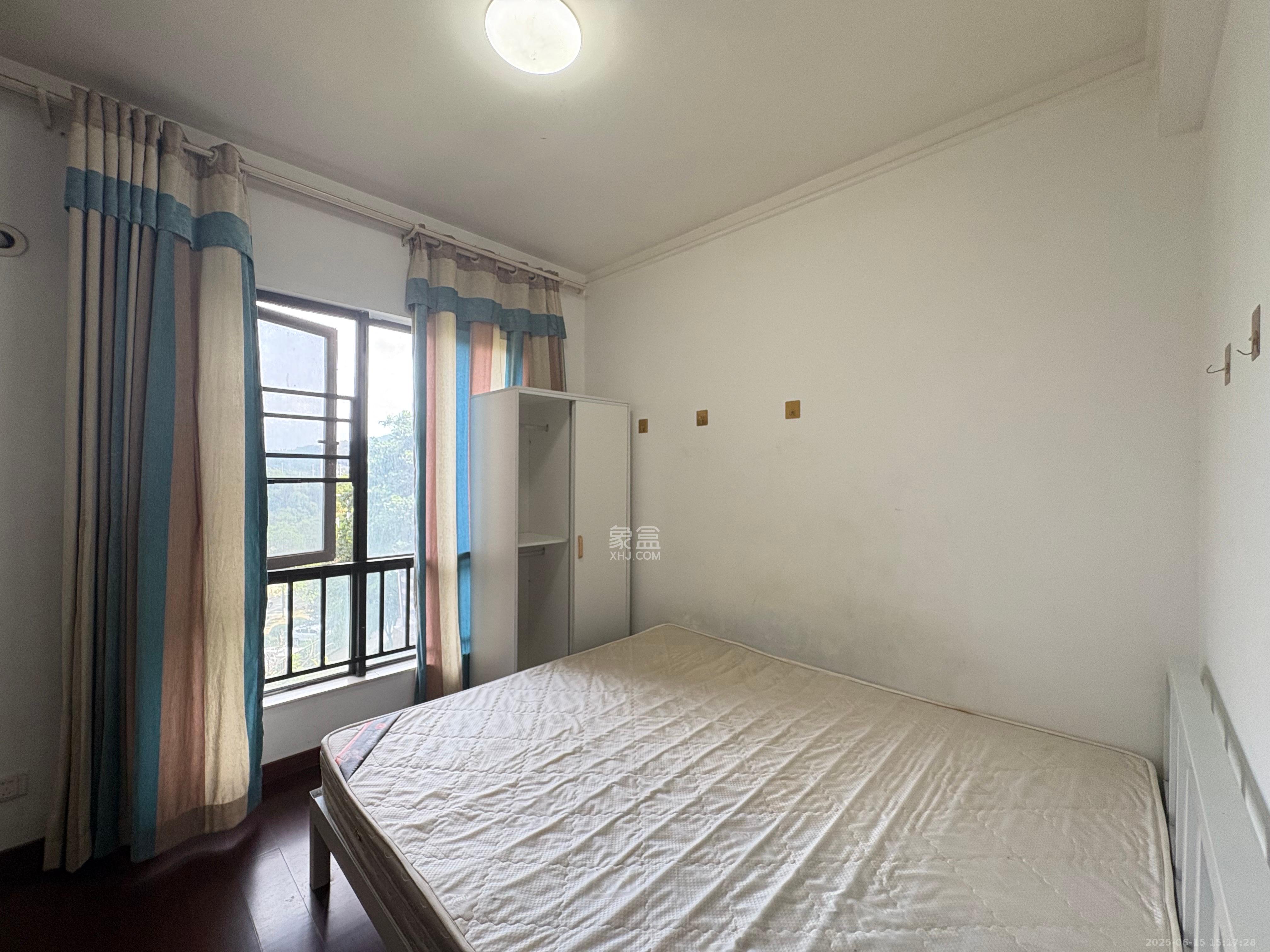 达美D6区  3室2厅2卫   3000.00元/月室内图