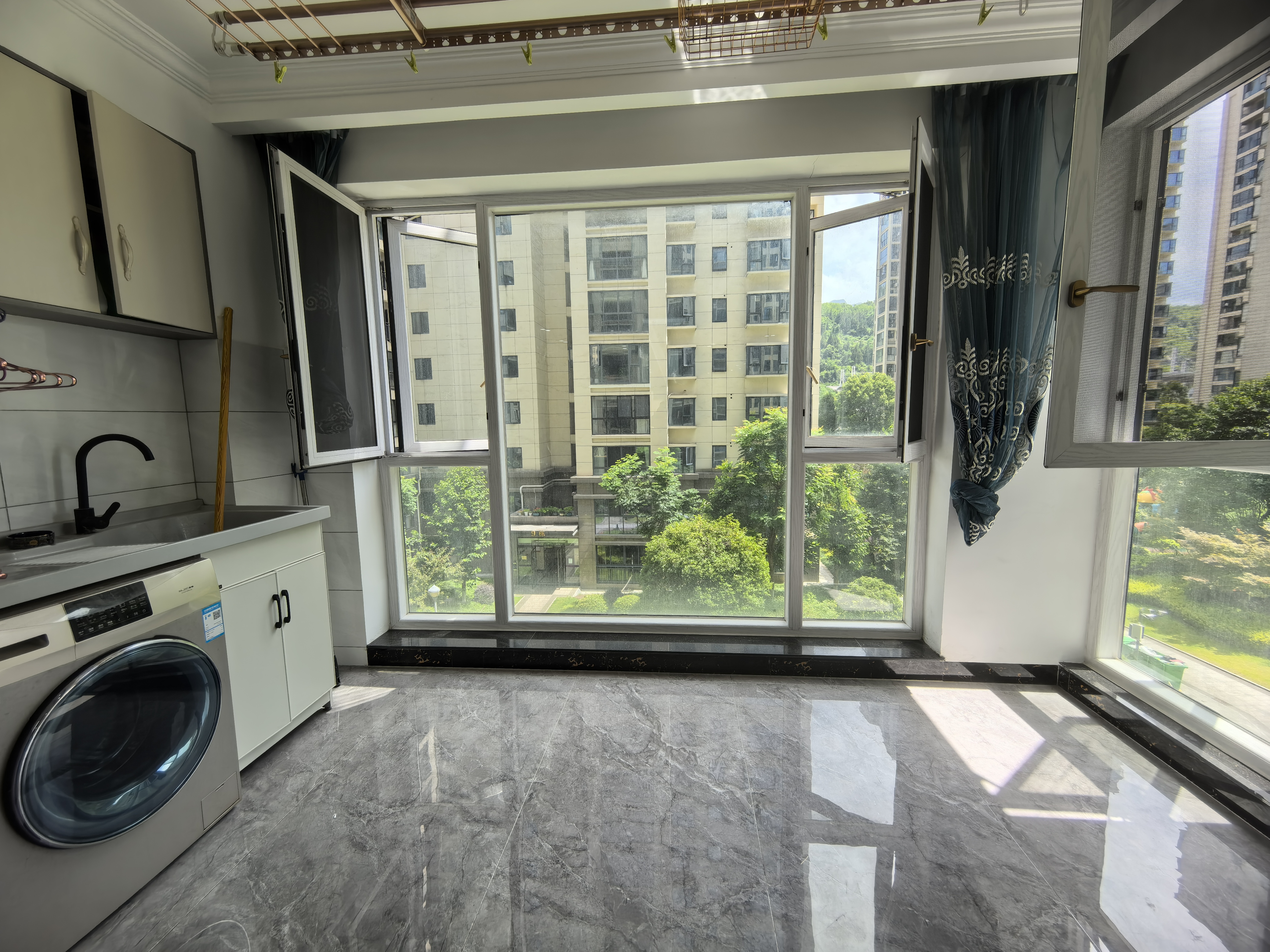 高盛国际 4室2厅2卫 2000.0元/月 高盛国际 4室2厅2卫 2000.0元/月室内图