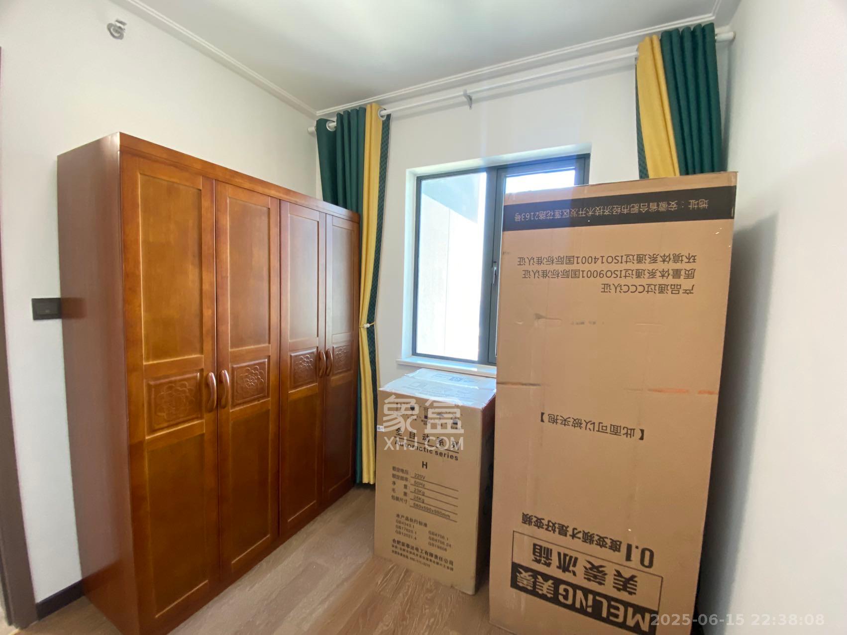 卓越中寰  3室2厅2卫   4200.00元/月室内图