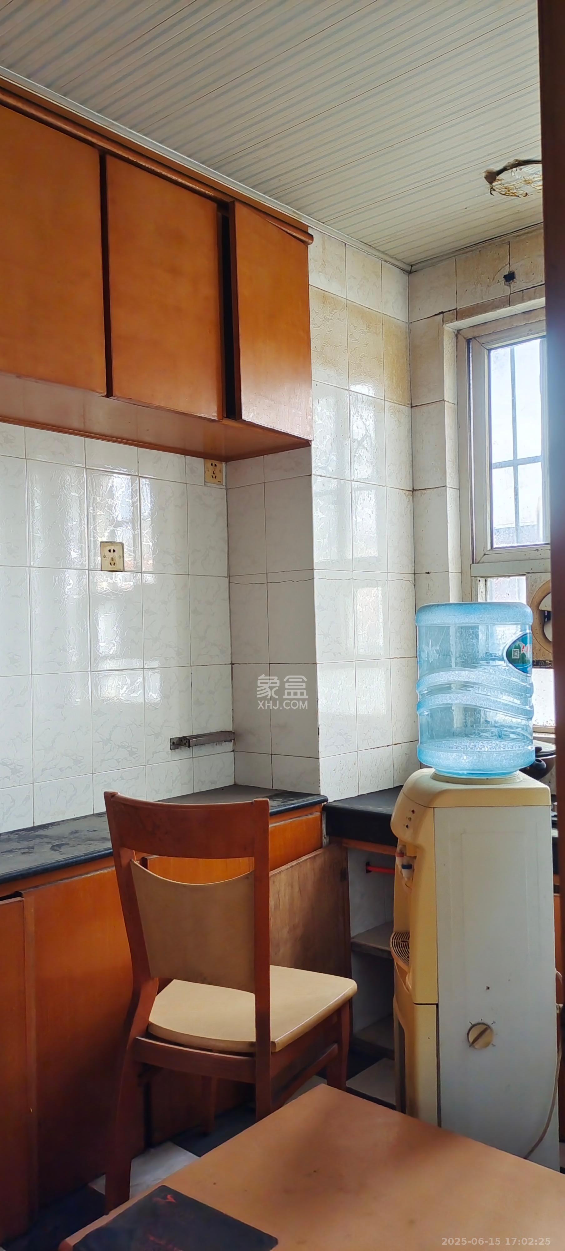 新桥小区  2室2厅1卫   1100.00元/月室内图