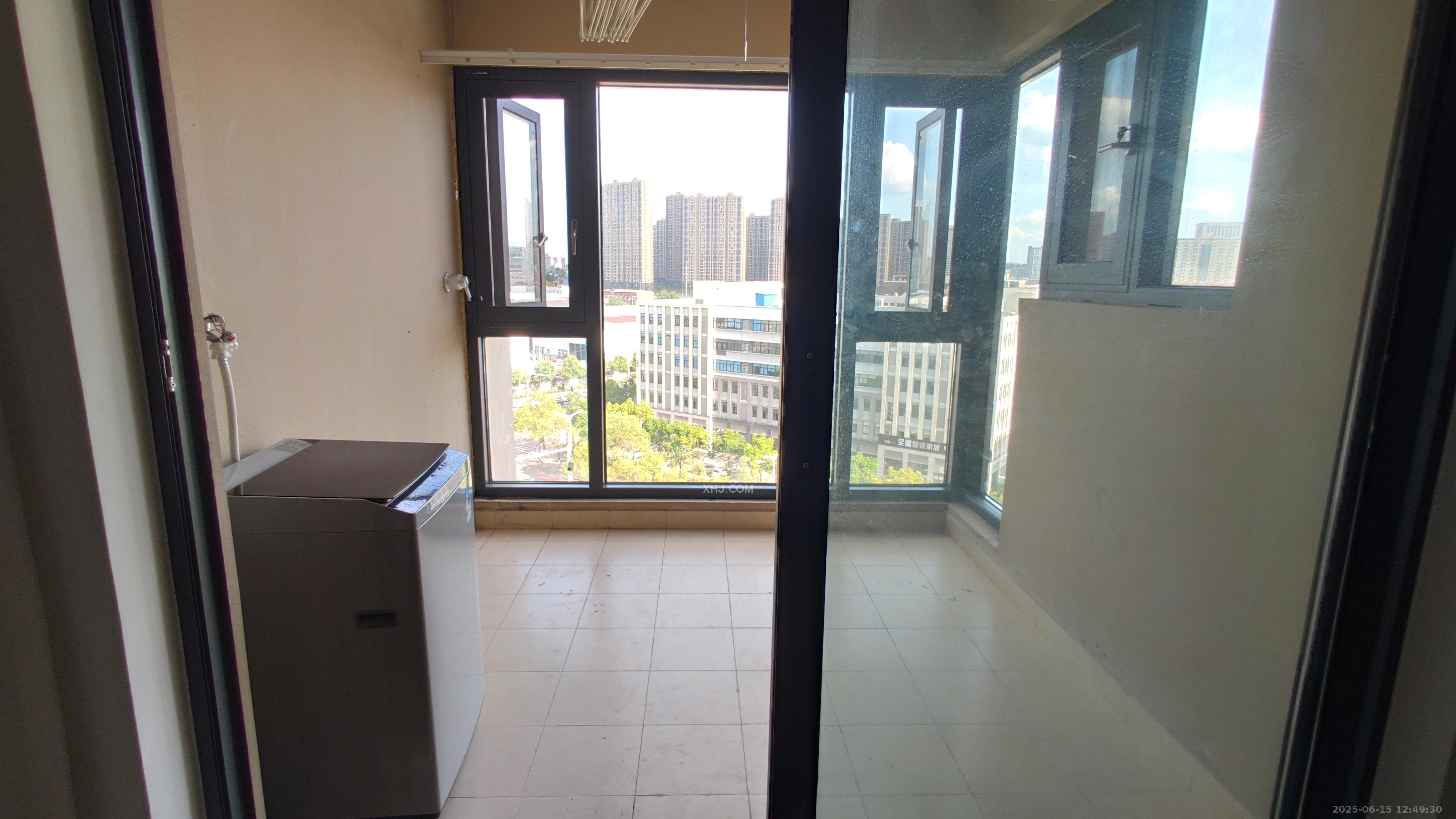 汇金城/嘉华城(二期、三期)  3室2厅2卫    2700.0元/月 汇金城/嘉华城(二期、三期)  3室2厅2卫    2700.0元/月室内图