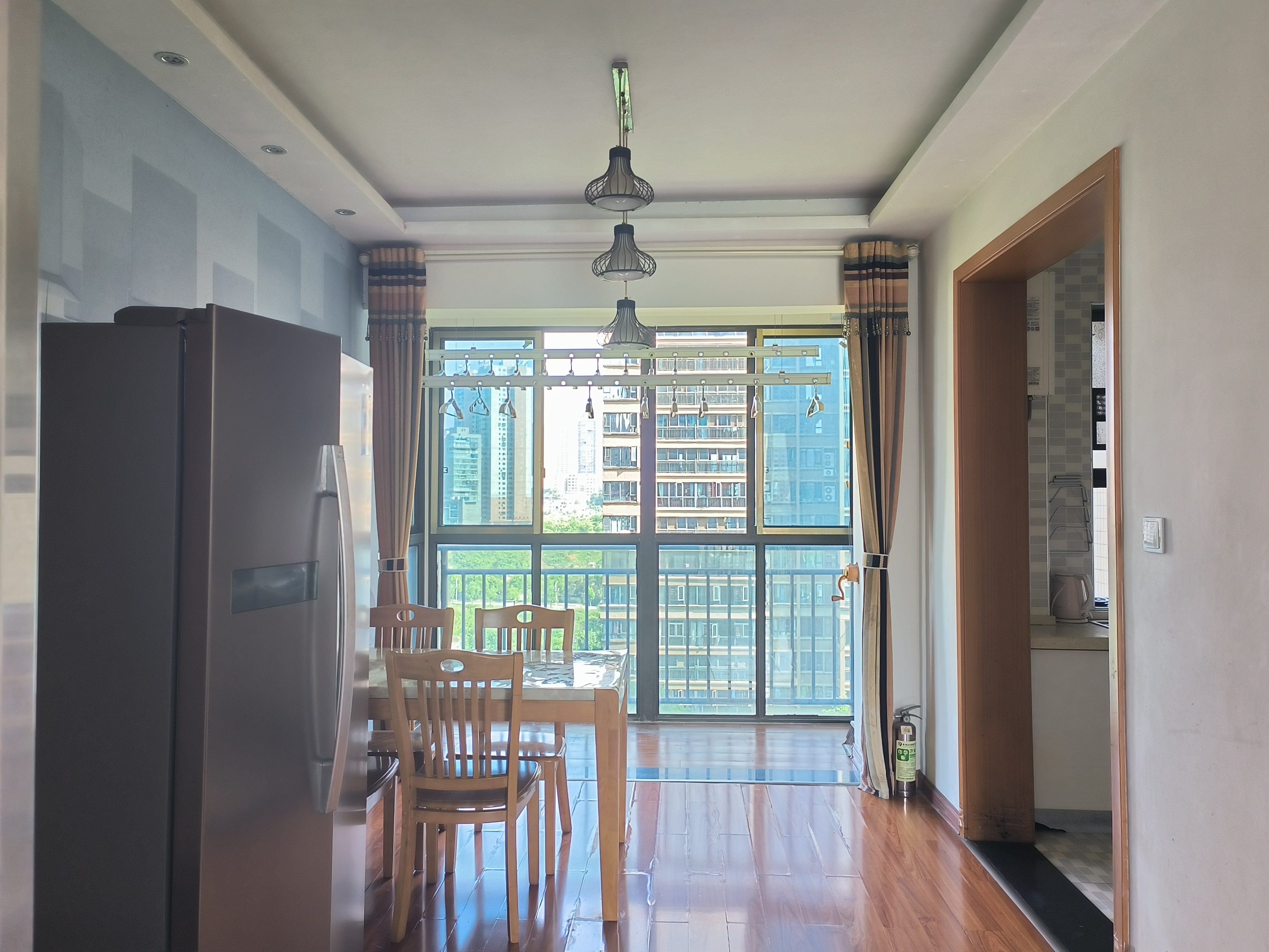 湾田家园  3室2厅2卫    2200.0元/月 湾田家园  3室2厅2卫    2200.0元/月室内图