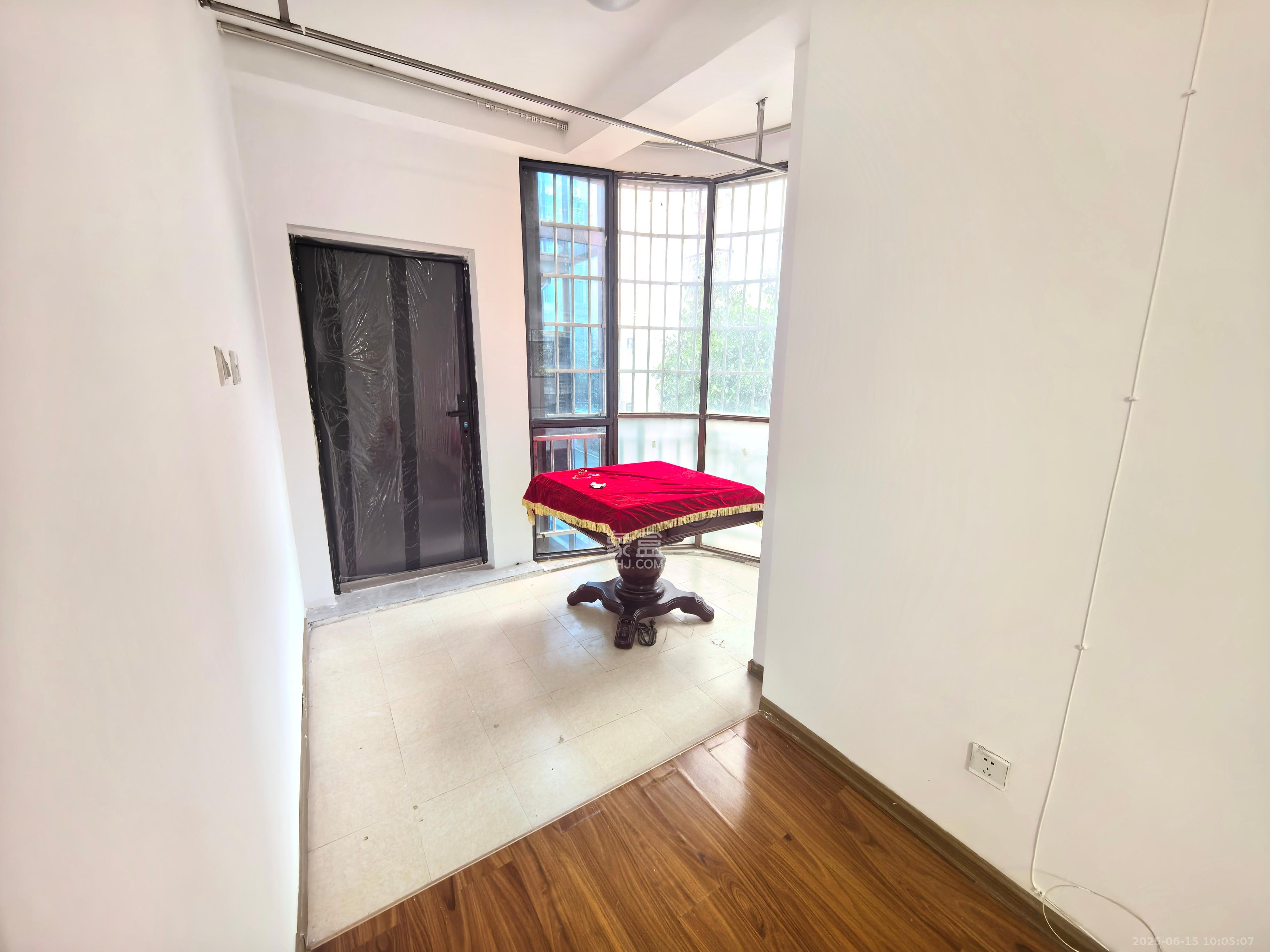 万鑫嘉园(万鑫阳光嘉园) 2室2厅1卫 1400.0元/月 万鑫嘉园(万鑫阳光嘉园) 2室2厅1卫 1400.0元/月室内图