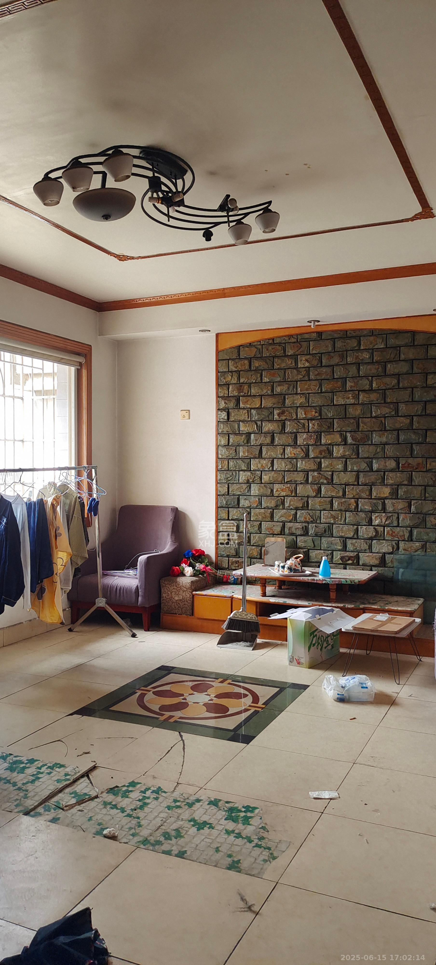 新桥小区  2室2厅1卫   1100.00元/月