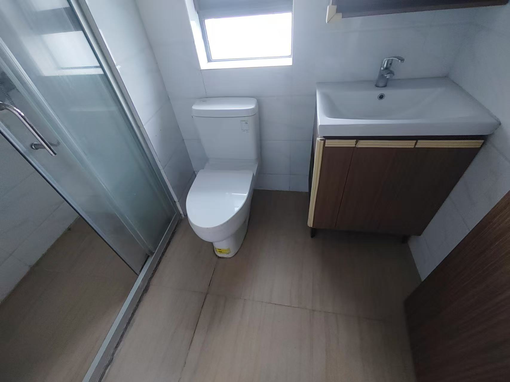 碧桂园一、二期(中央首府) 2室2厅2卫 2400.0元/月 碧桂园一、二期(中央首府) 2室2厅2卫 2400.0元/月室内图