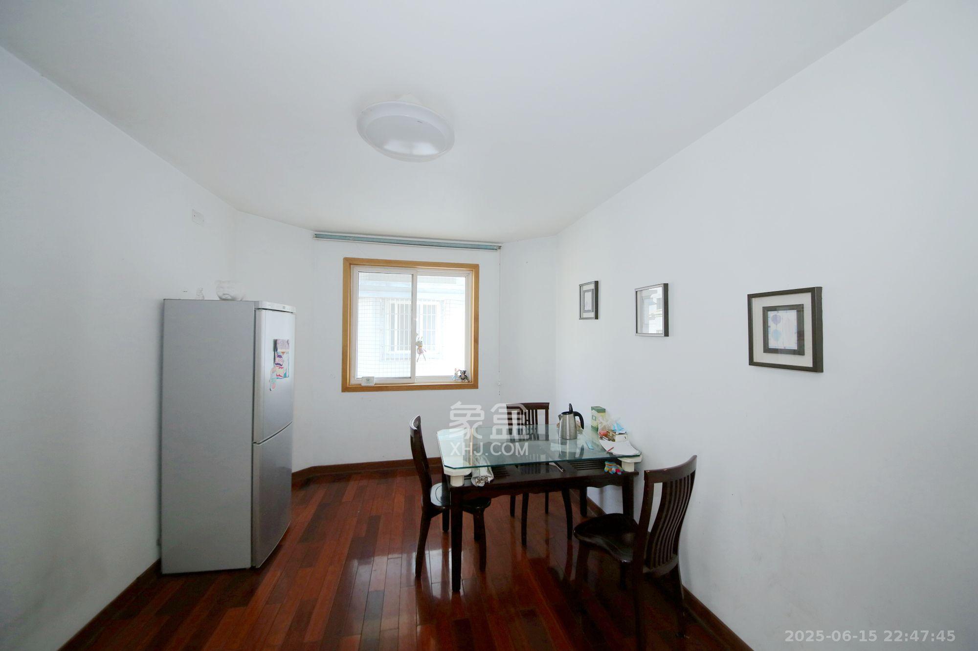 德政园 3室2厅2卫 2150.0元/月 德政园 3室2厅2卫 2150.0元/月室内图